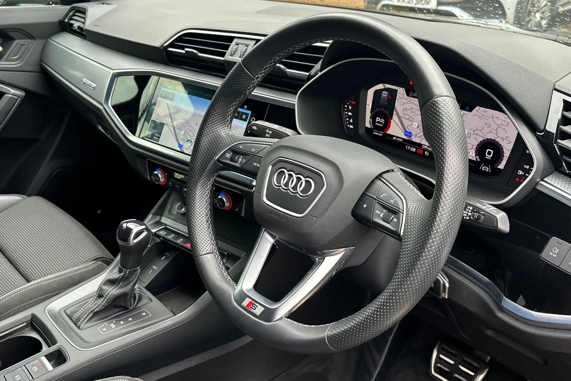 Audi Q3 thumbnail image number 25