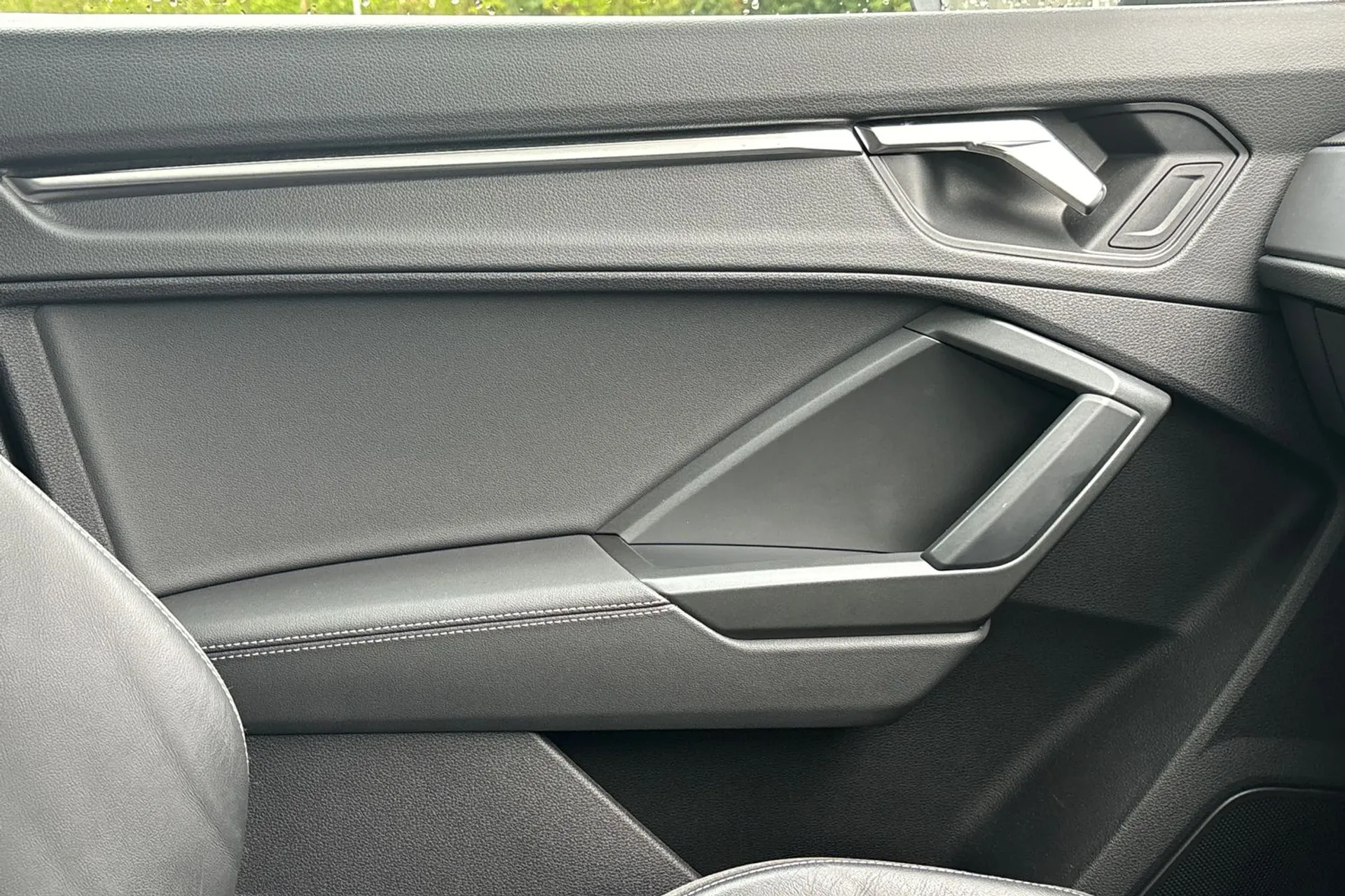 Audi Q3 thumbnail image number 39
