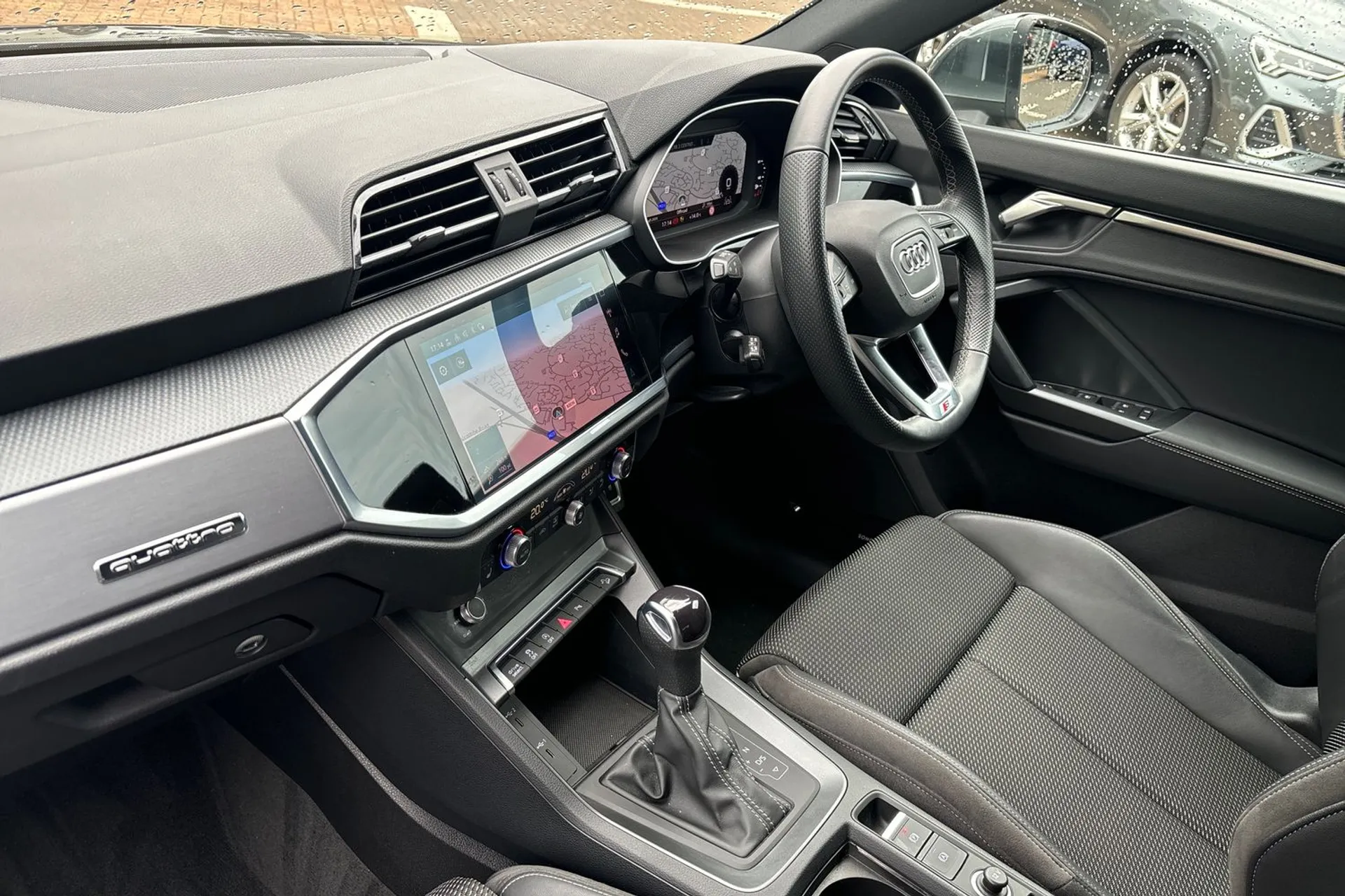Audi Q3 thumbnail image number 26