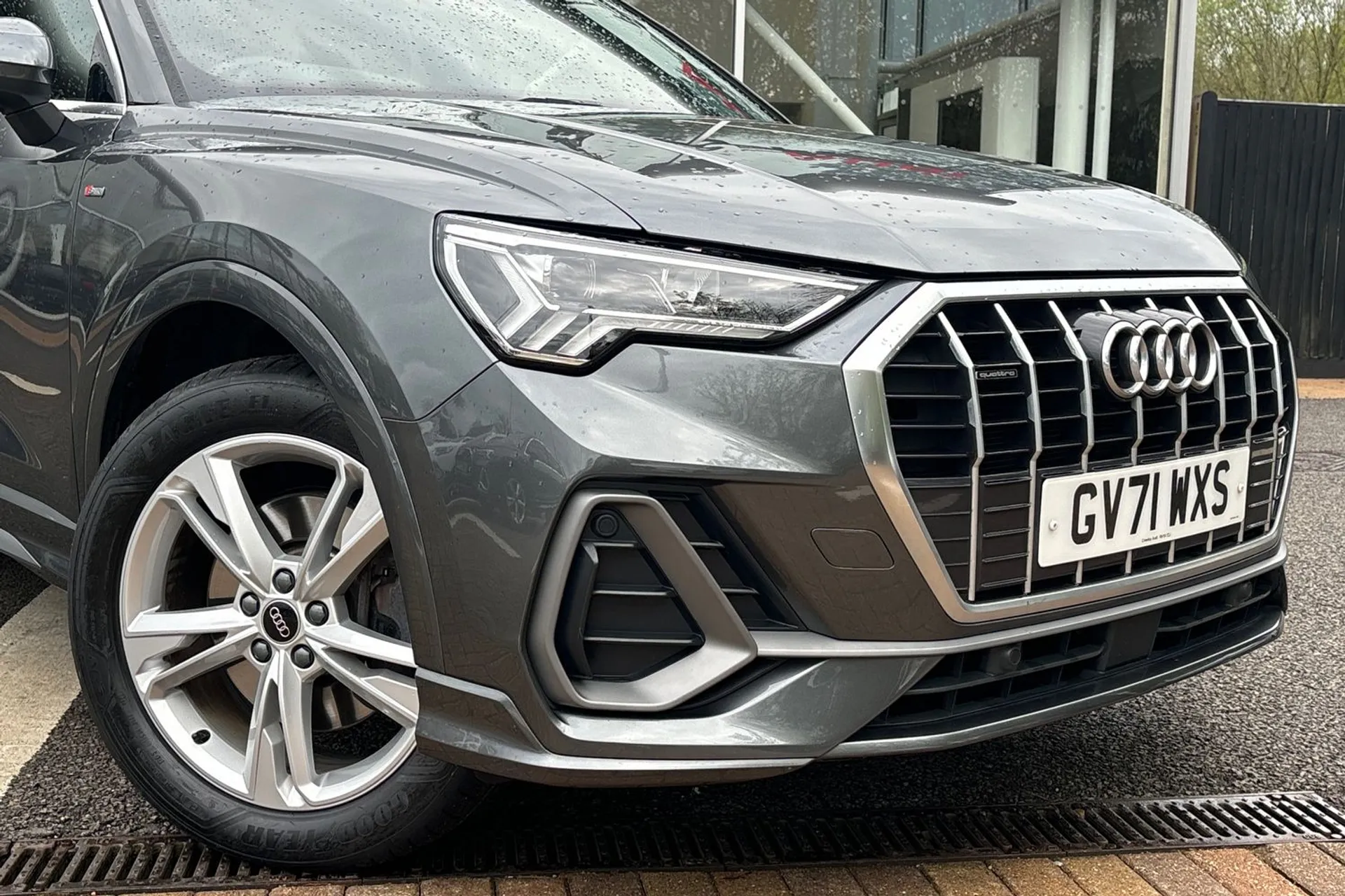 Audi Q3 thumbnail image number 5
