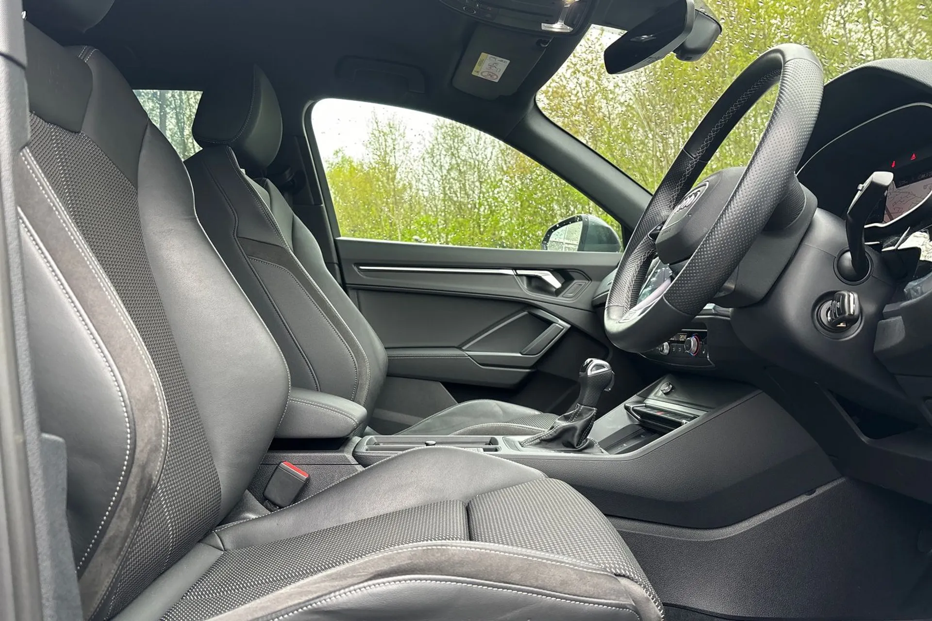 Audi Q3 thumbnail image number 24