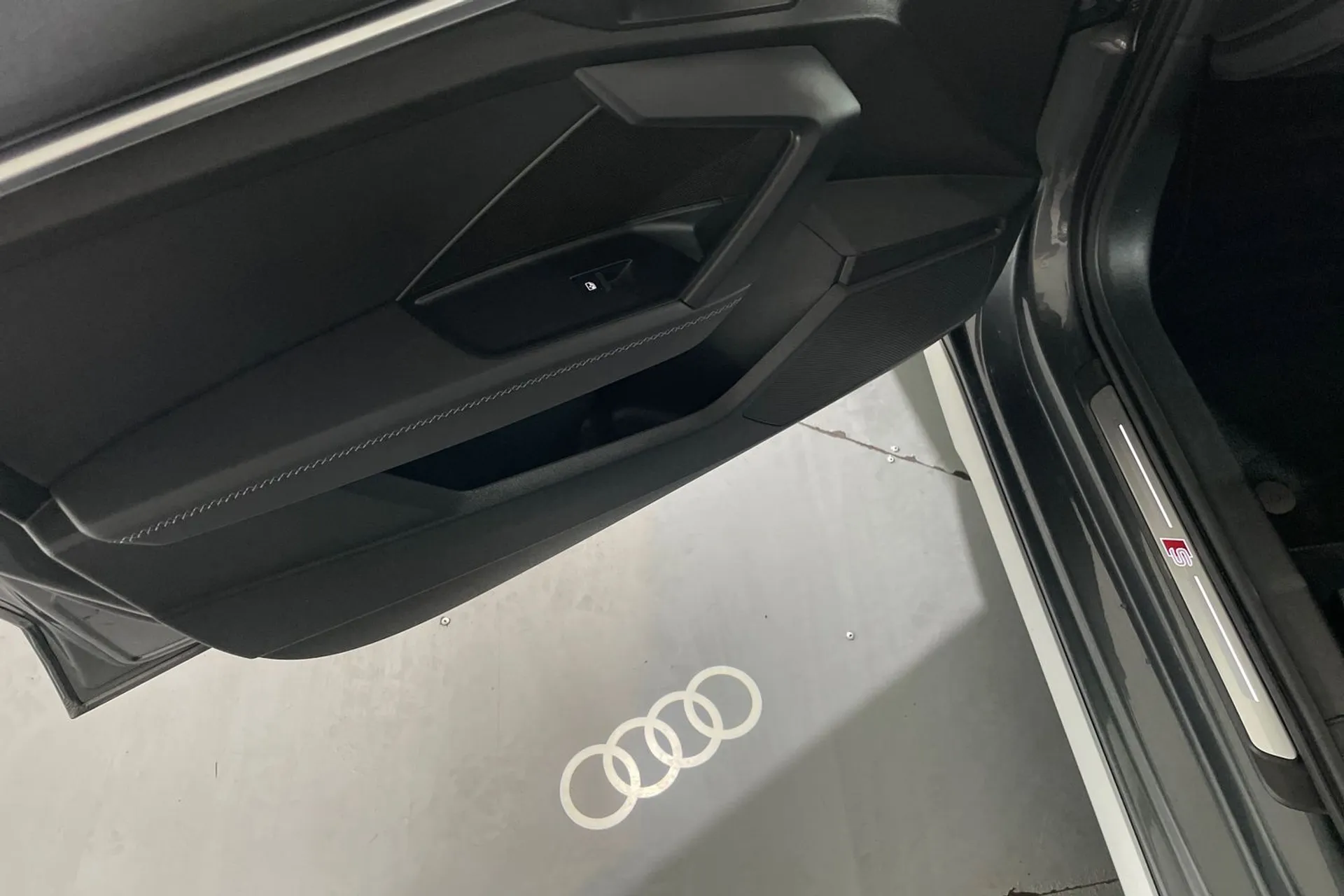 Audi A3 thumbnail image number 27