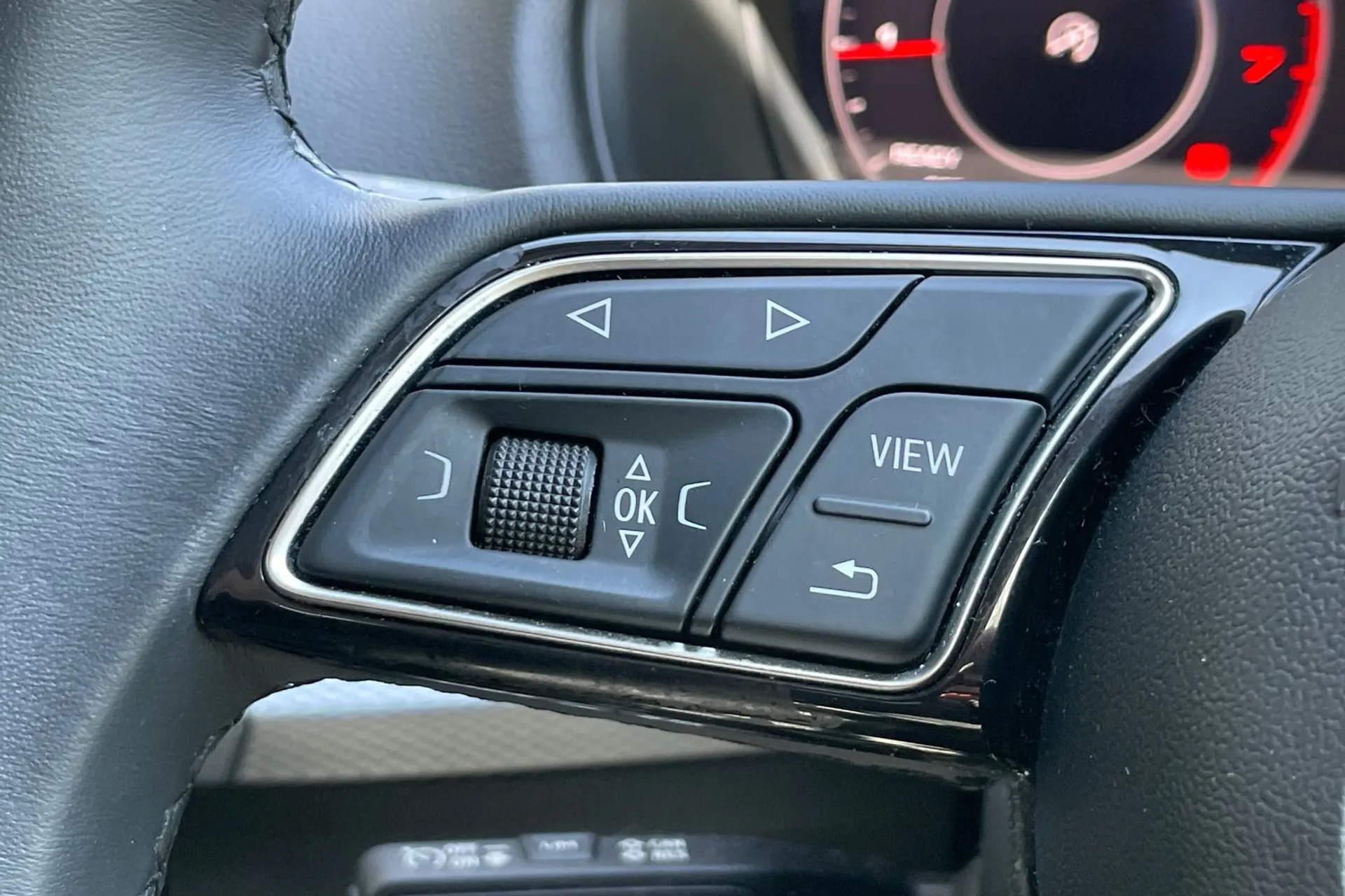 Audi Q2 thumbnail image number 35