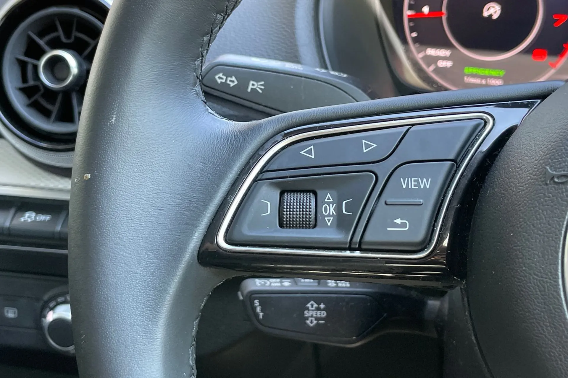 Audi Q2 thumbnail image number 56
