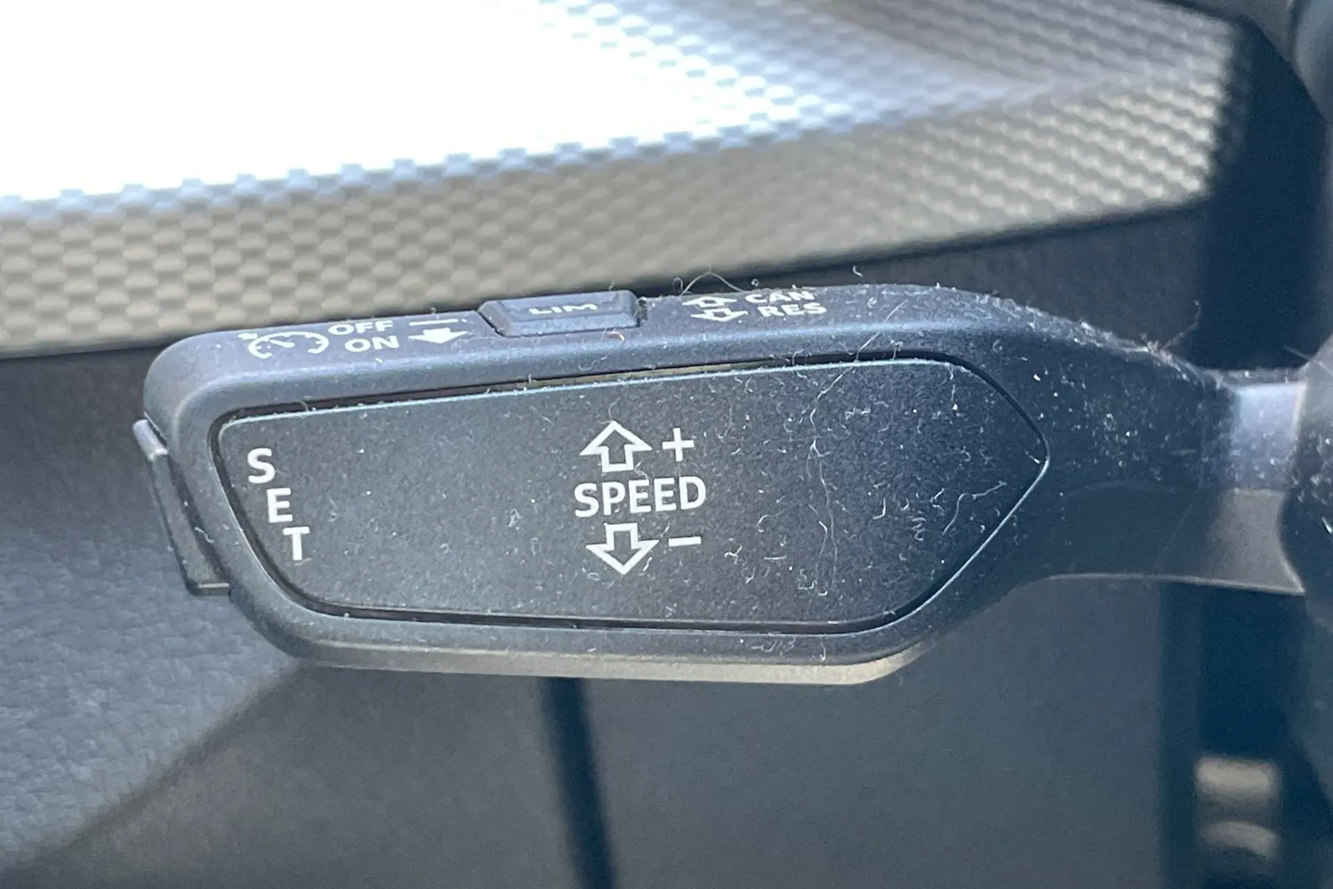 Audi Q2 thumbnail image number 37