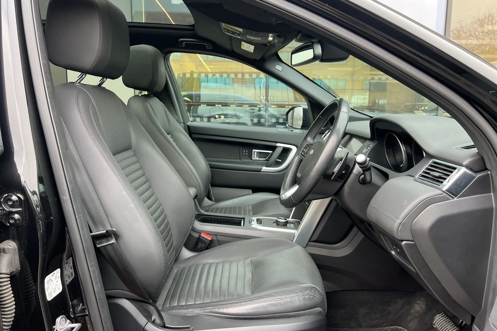 LAND ROVER DISCOVERY SPORT thumbnail image number 37