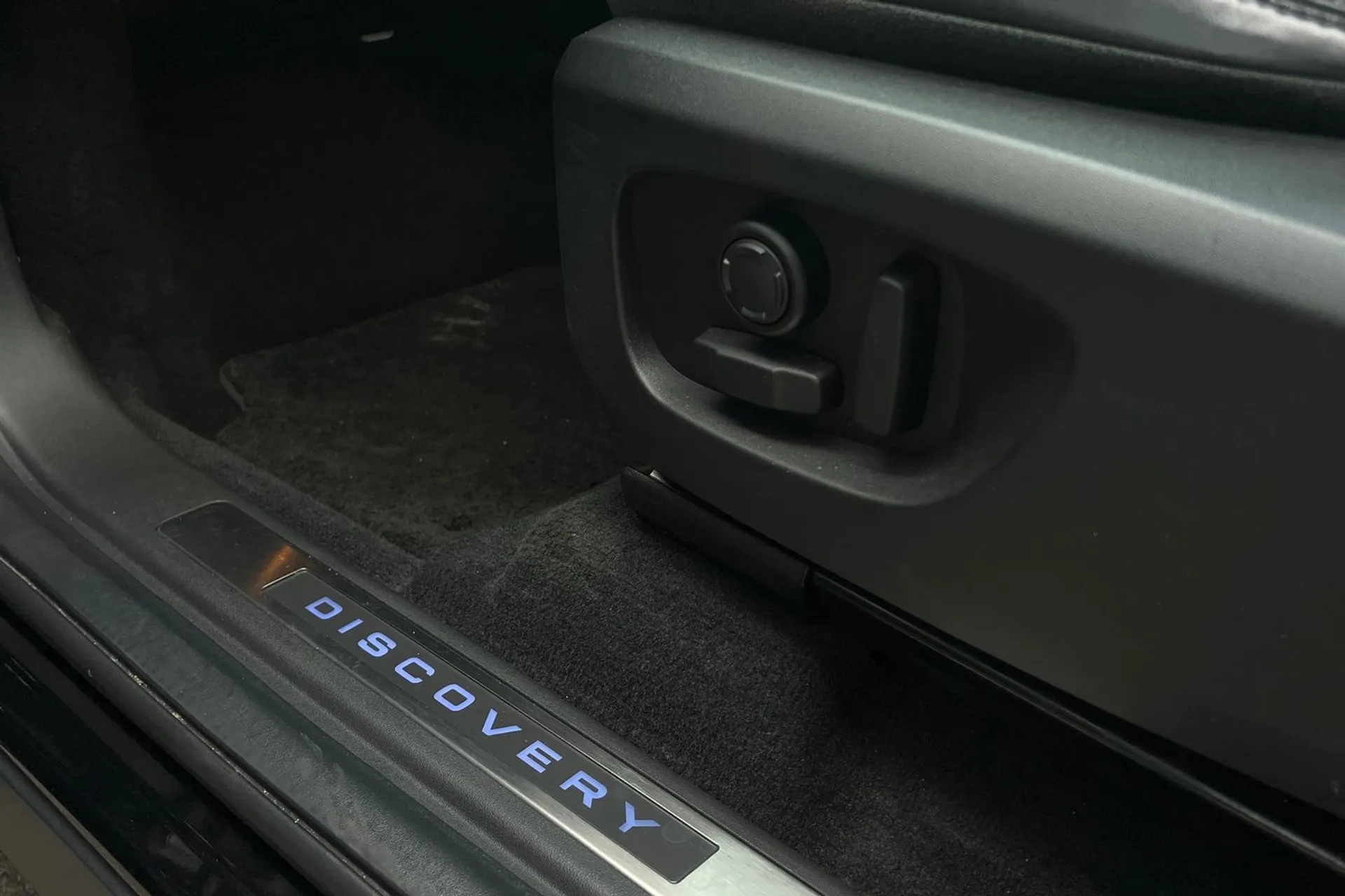 LAND ROVER DISCOVERY SPORT thumbnail image number 40