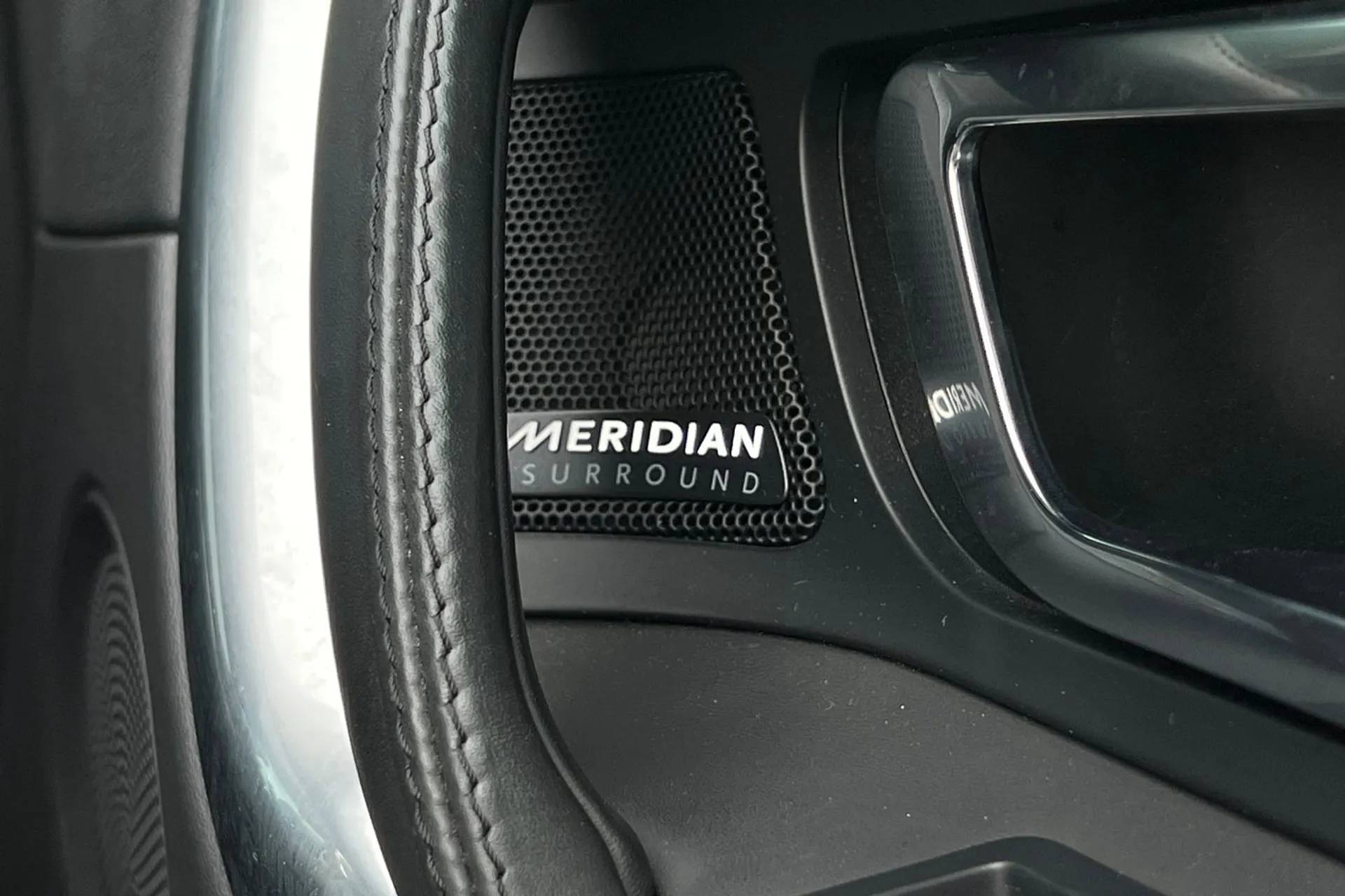 LAND ROVER DISCOVERY SPORT thumbnail image number 52