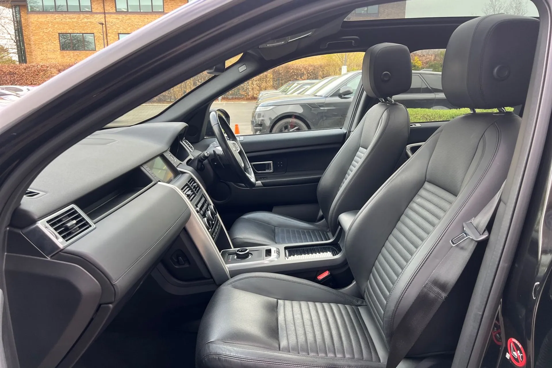 LAND ROVER DISCOVERY SPORT thumbnail image number 42