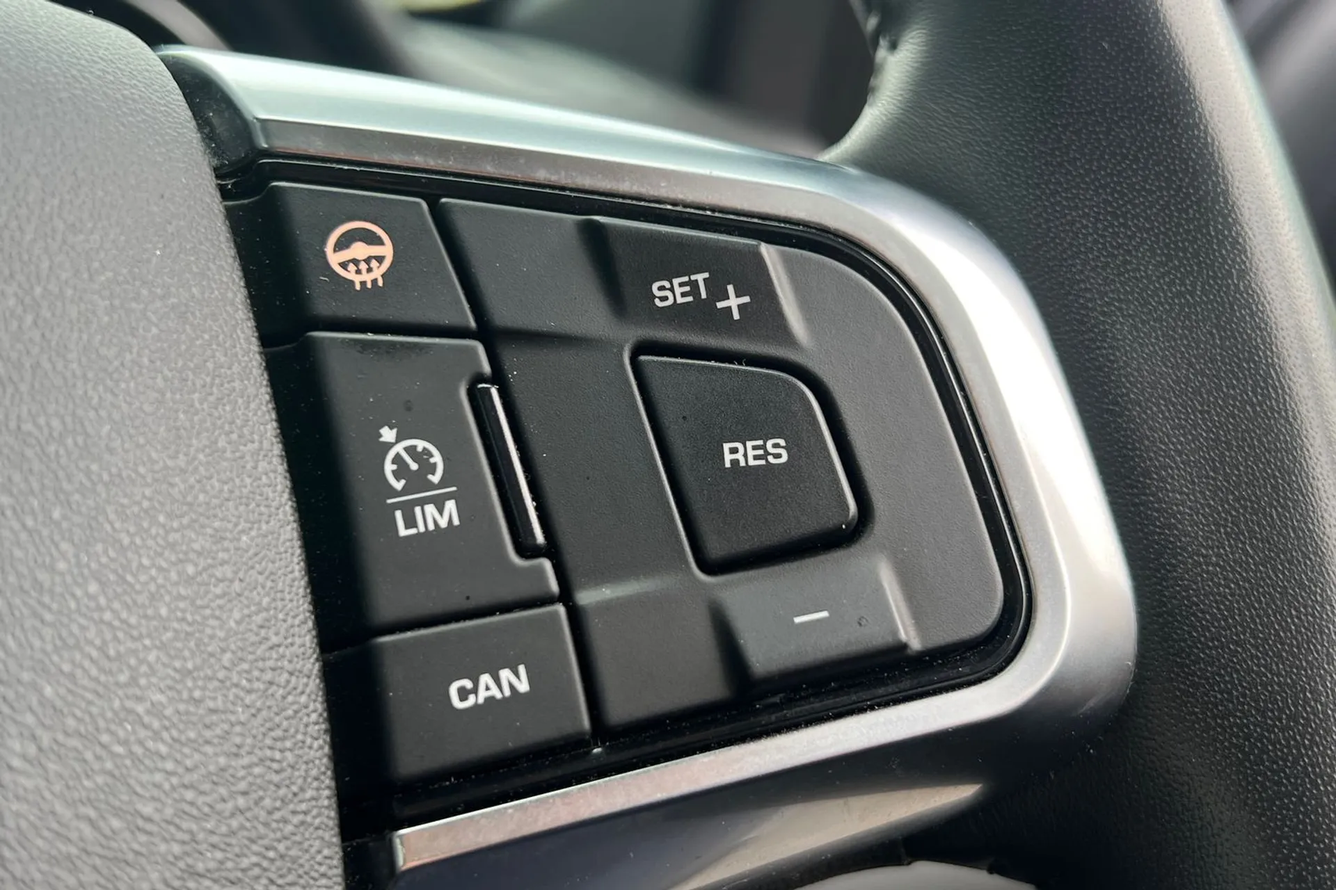 LAND ROVER DISCOVERY SPORT thumbnail image number 45