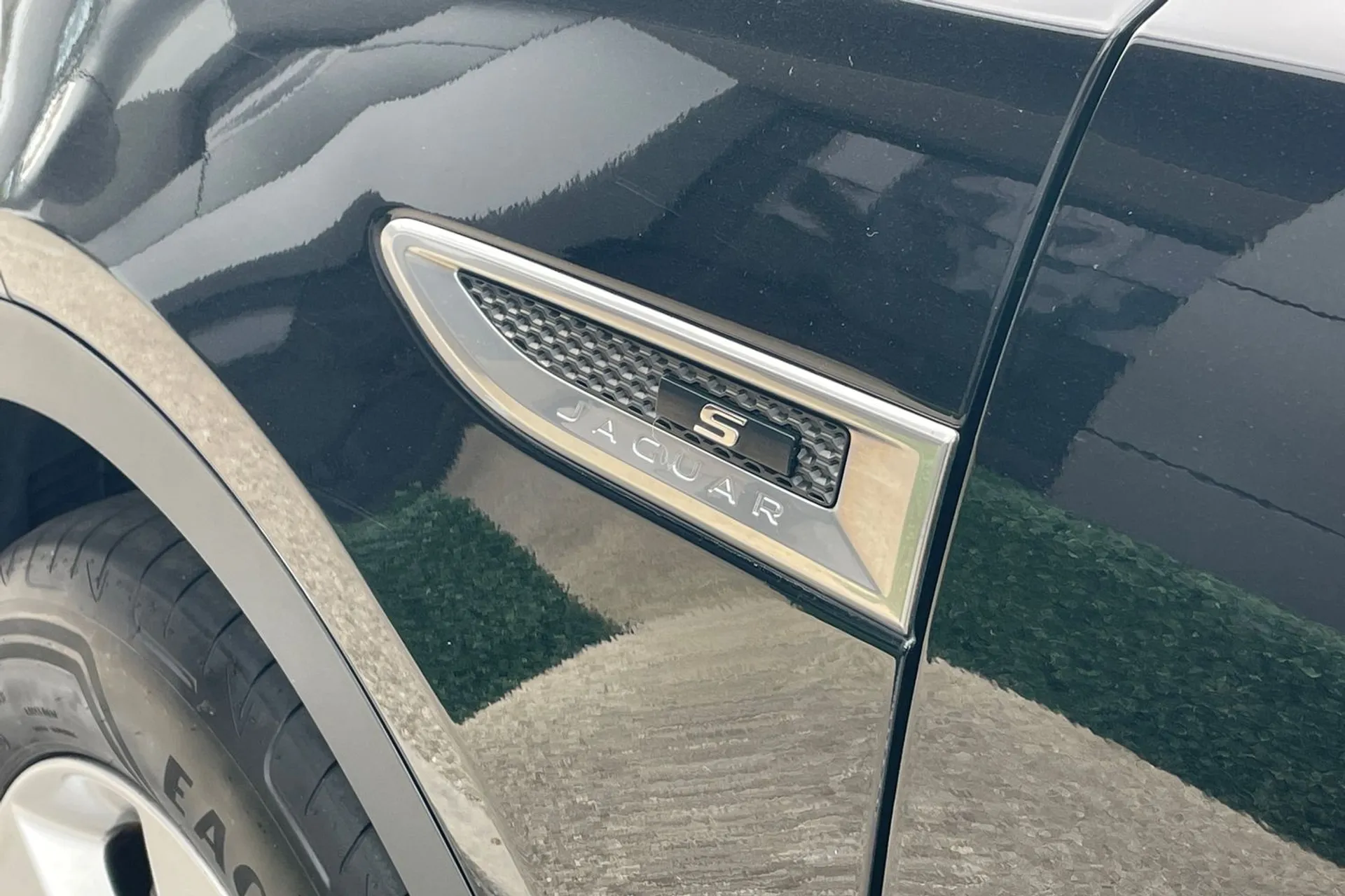 Jaguar E-PACE thumbnail image number 58