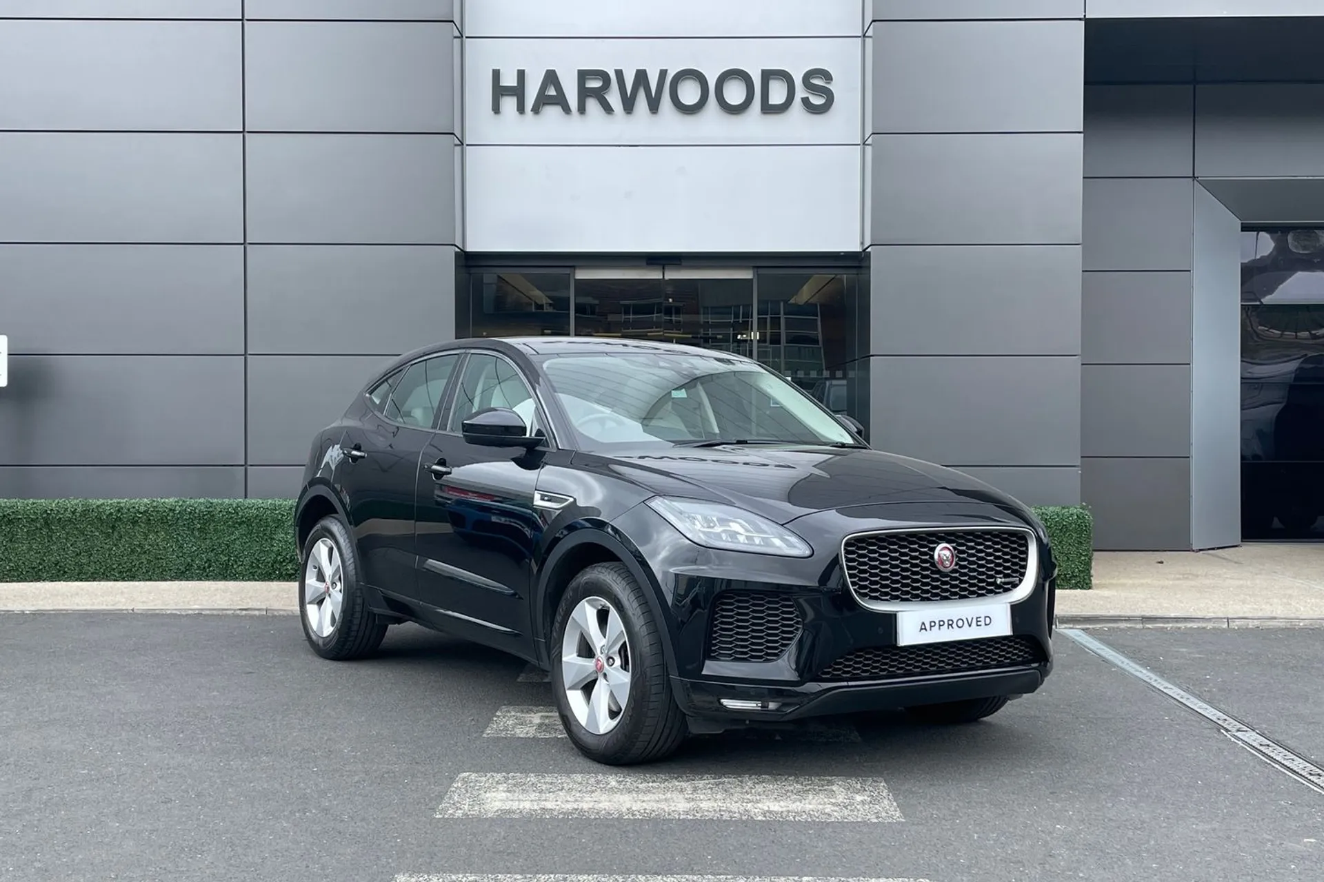 Jaguar E-PACE thumbnail image number 59