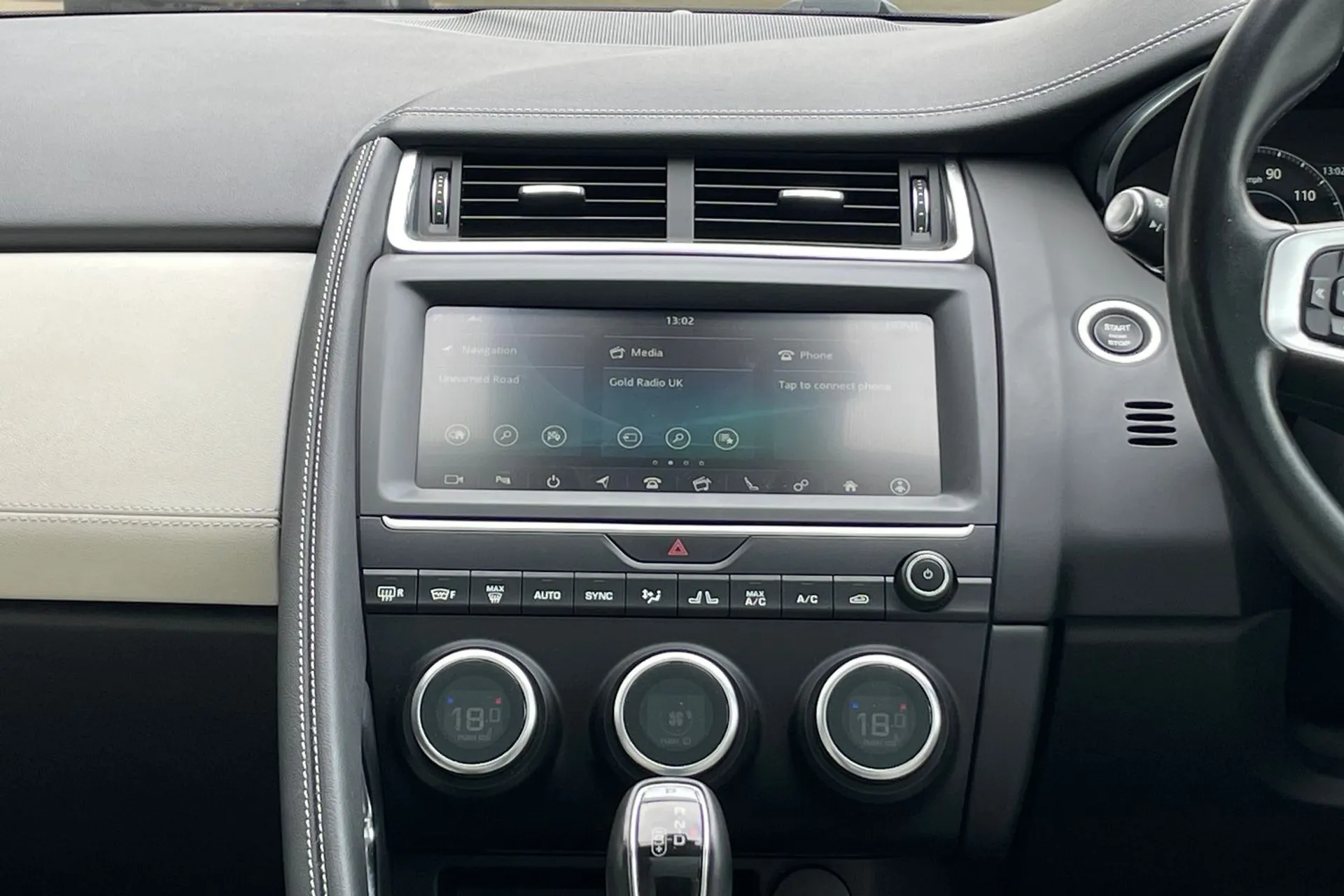 Jaguar E-PACE thumbnail image number 38