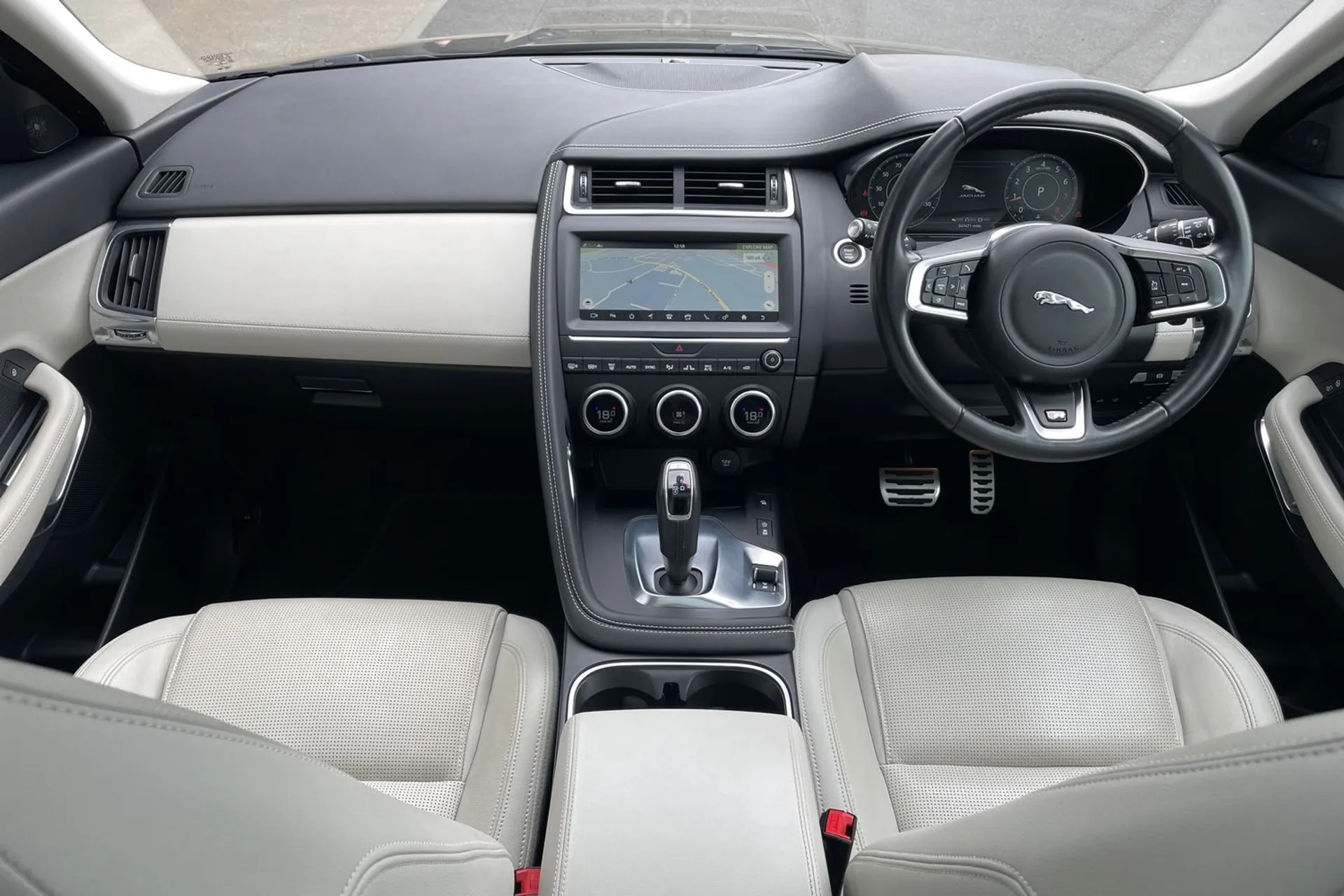 Jaguar E-PACE thumbnail image number 61