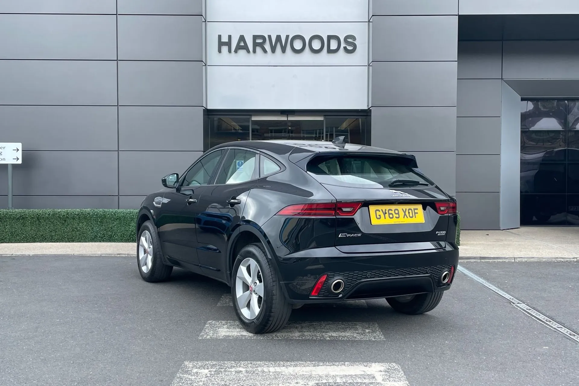 Jaguar E-PACE thumbnail image number 9