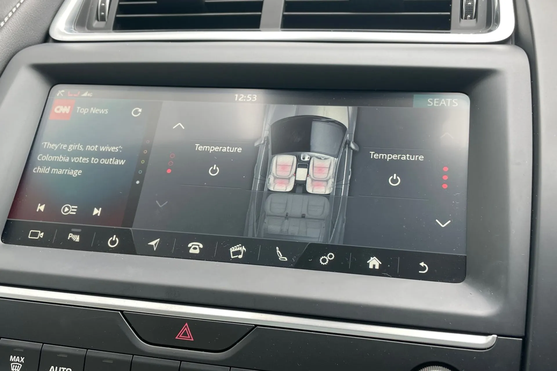 Jaguar E-PACE thumbnail image number 18