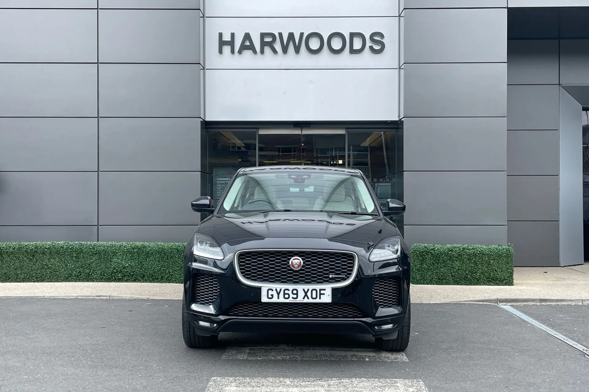 Jaguar E-PACE thumbnail image number 12