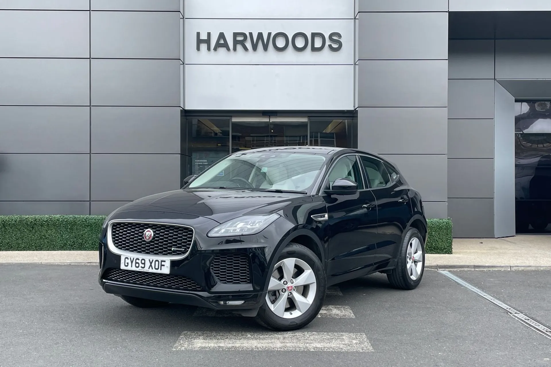 Jaguar E-PACE thumbnail image number 11