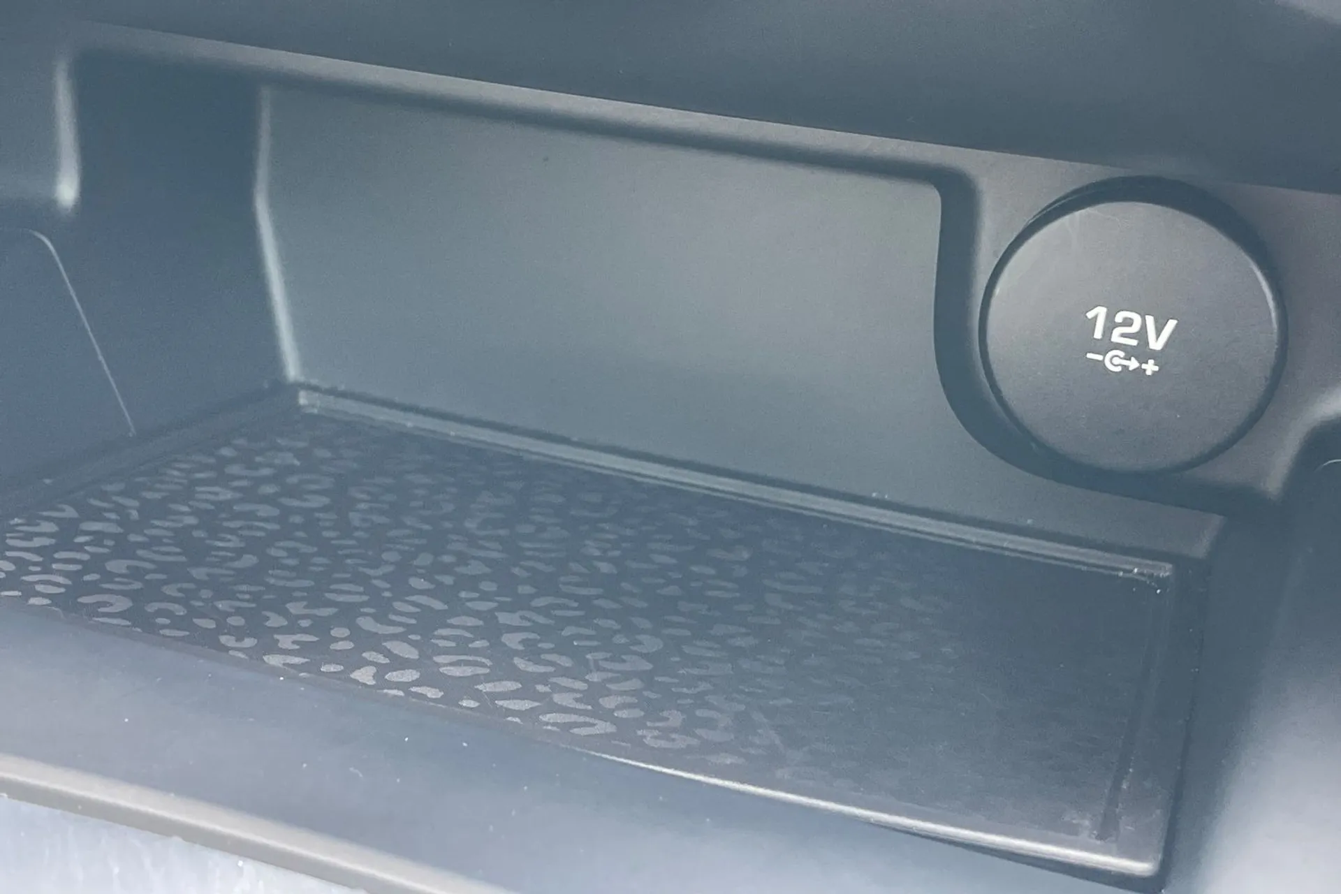Jaguar E-PACE thumbnail image number 49