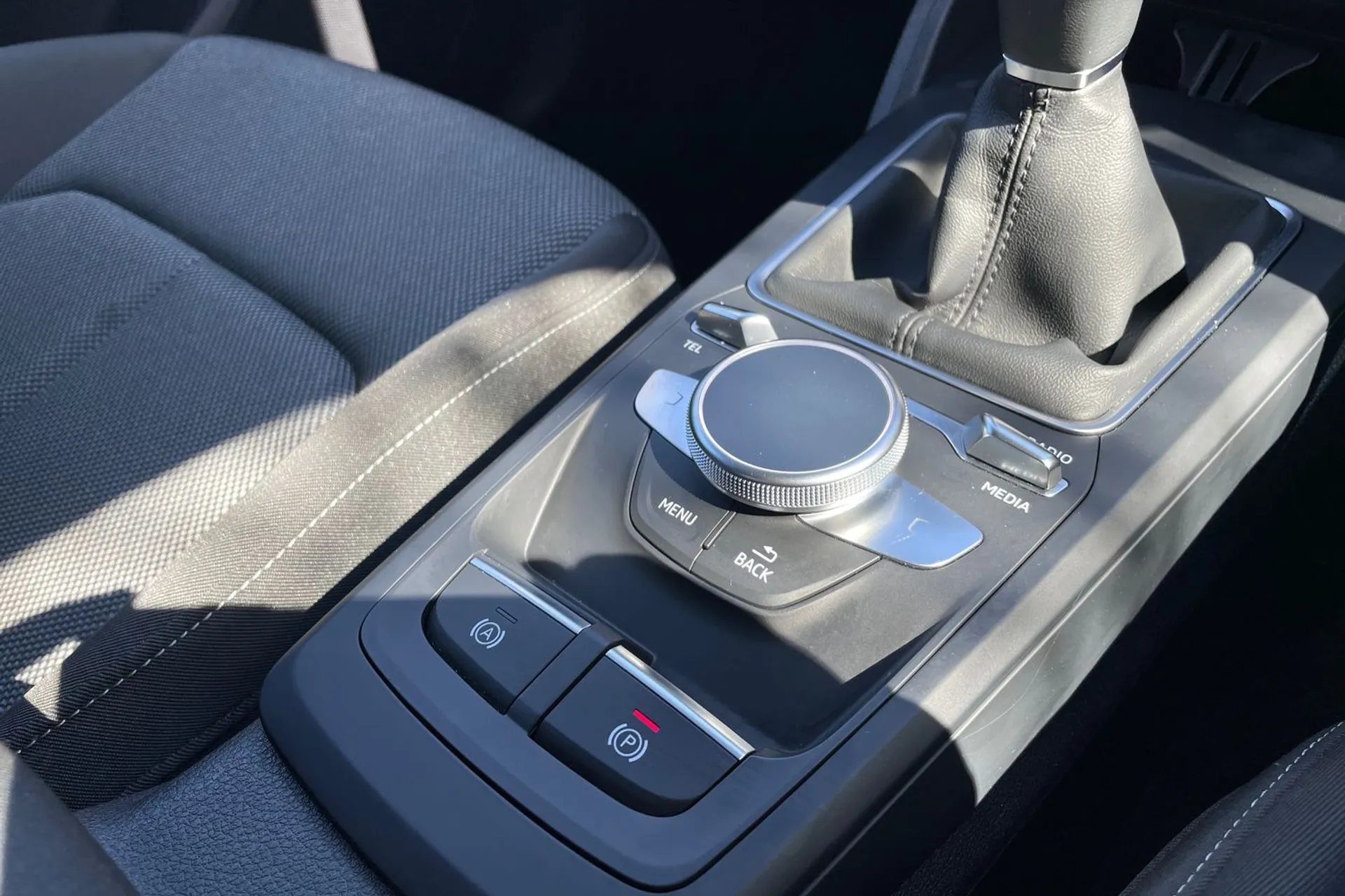Audi Q2 thumbnail image number 45