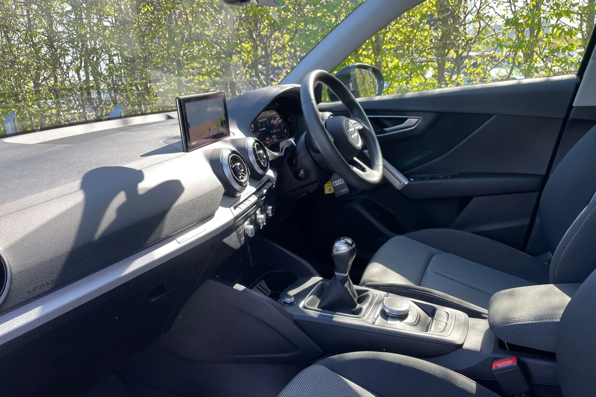 Audi Q2 thumbnail image number 28