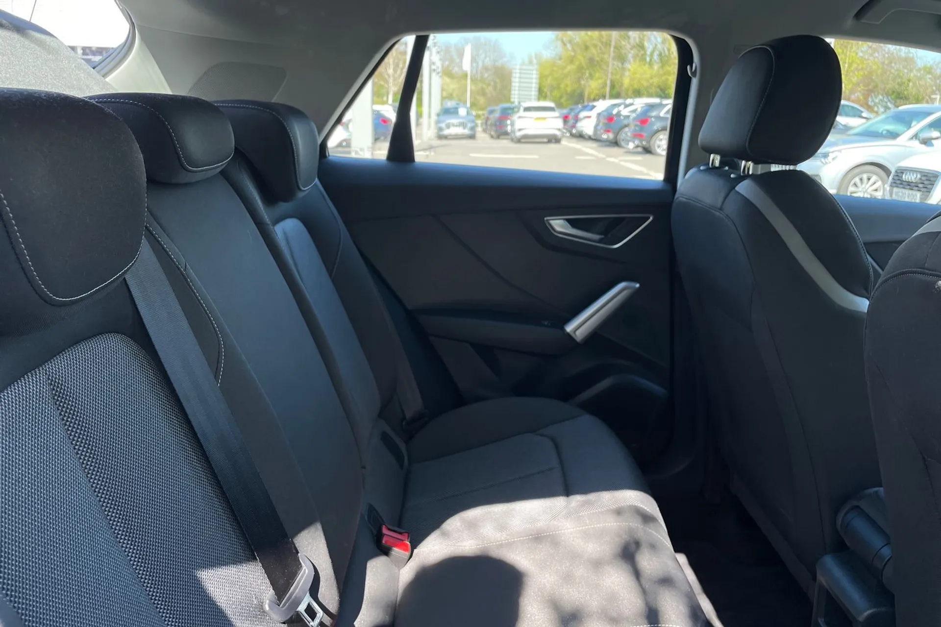 Audi Q2 thumbnail image number 21