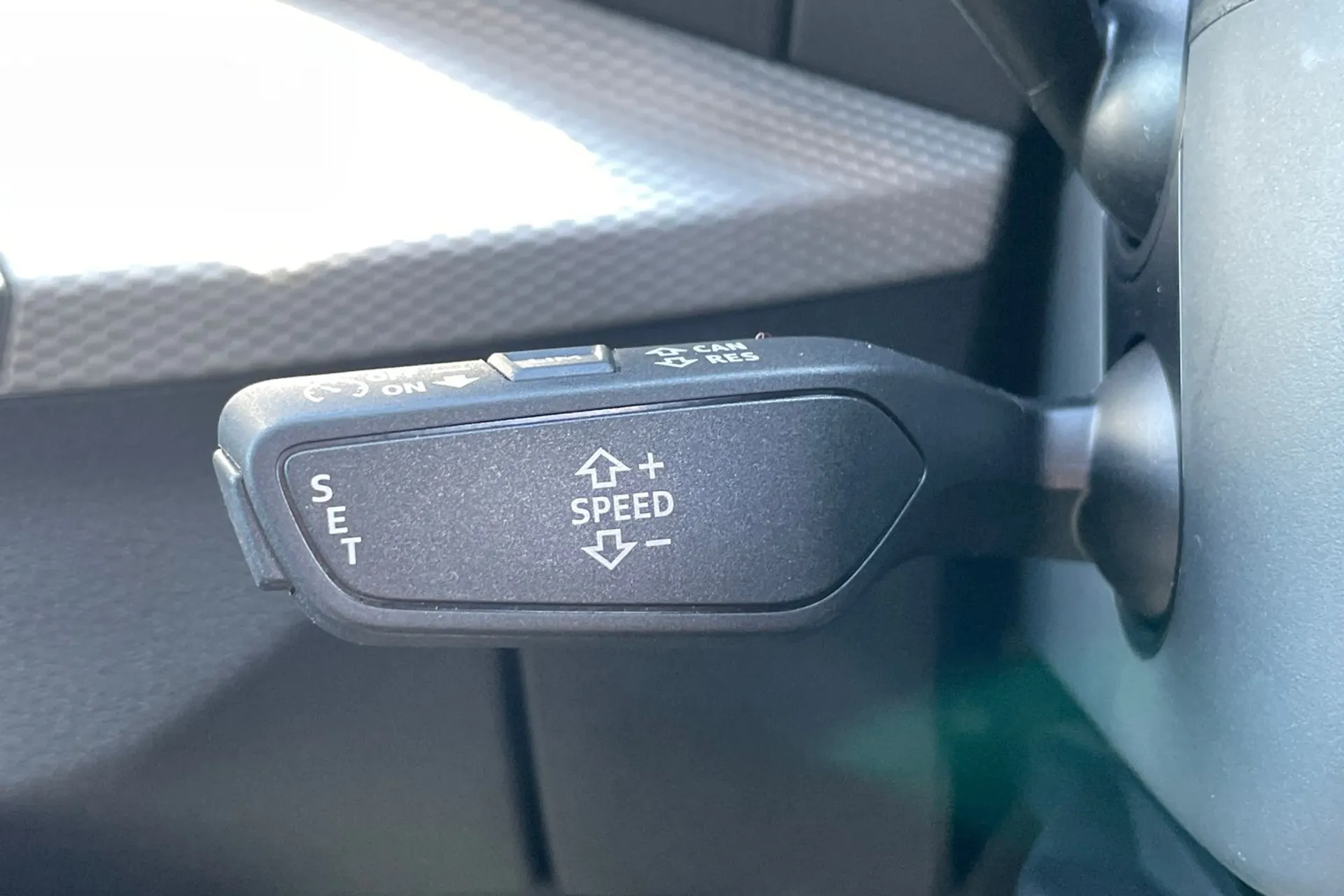 Audi Q2 thumbnail image number 42