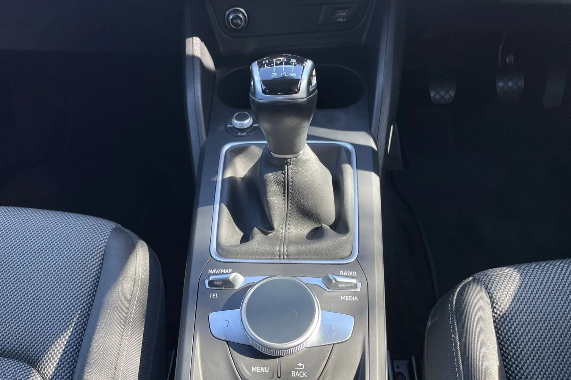 Audi Q2 thumbnail image number 39
