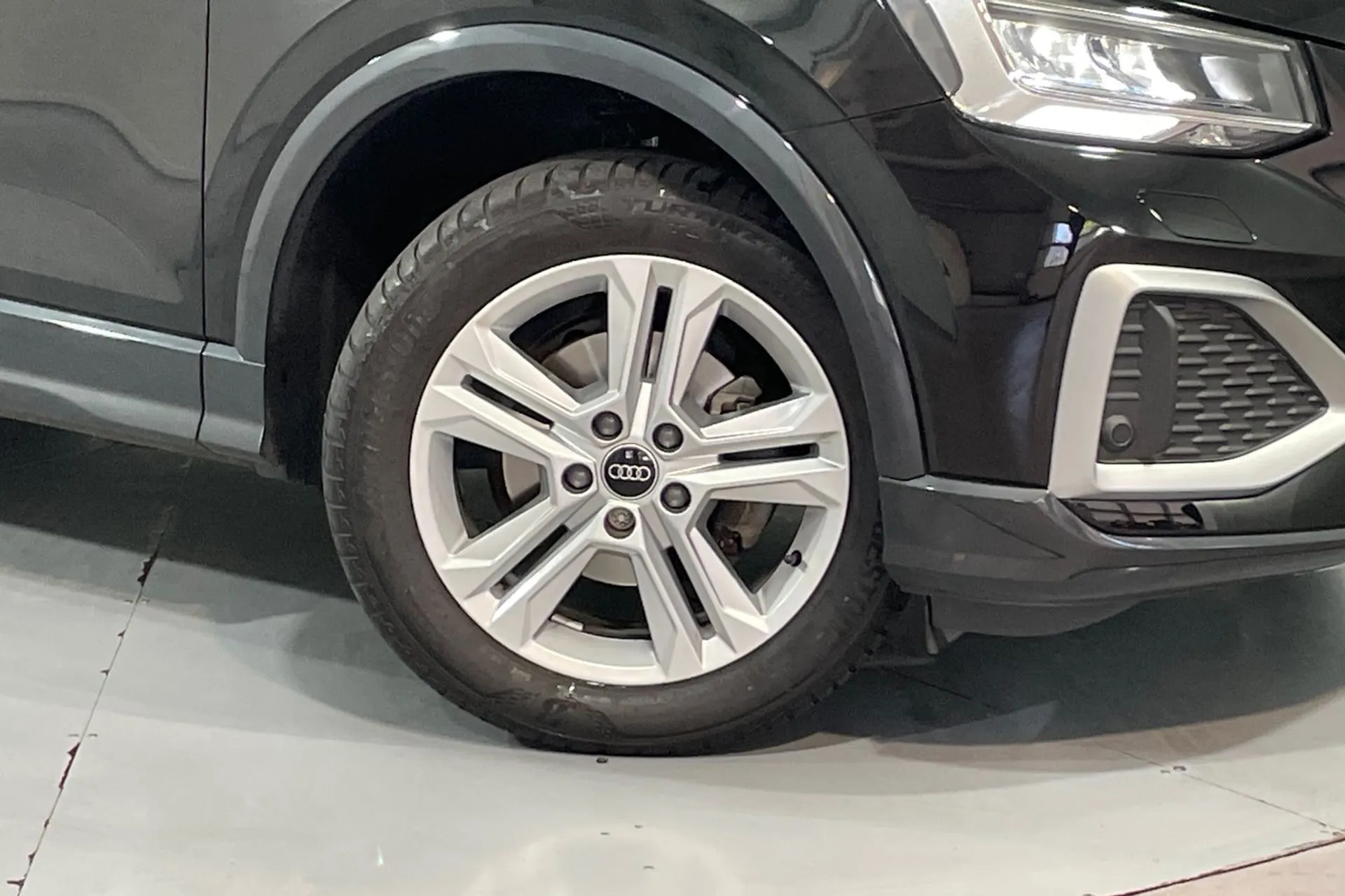 Audi Q2 thumbnail image number 10