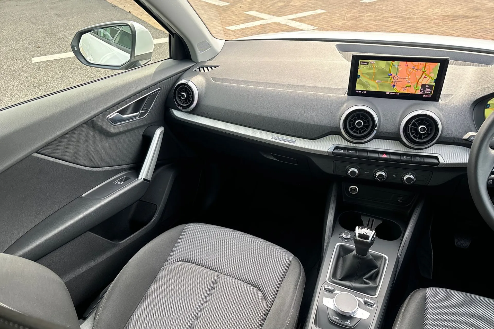 Audi Q2 thumbnail image number 32