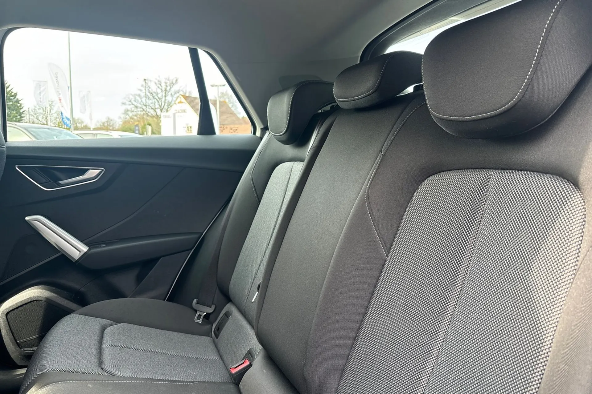 Audi Q2 thumbnail image number 29