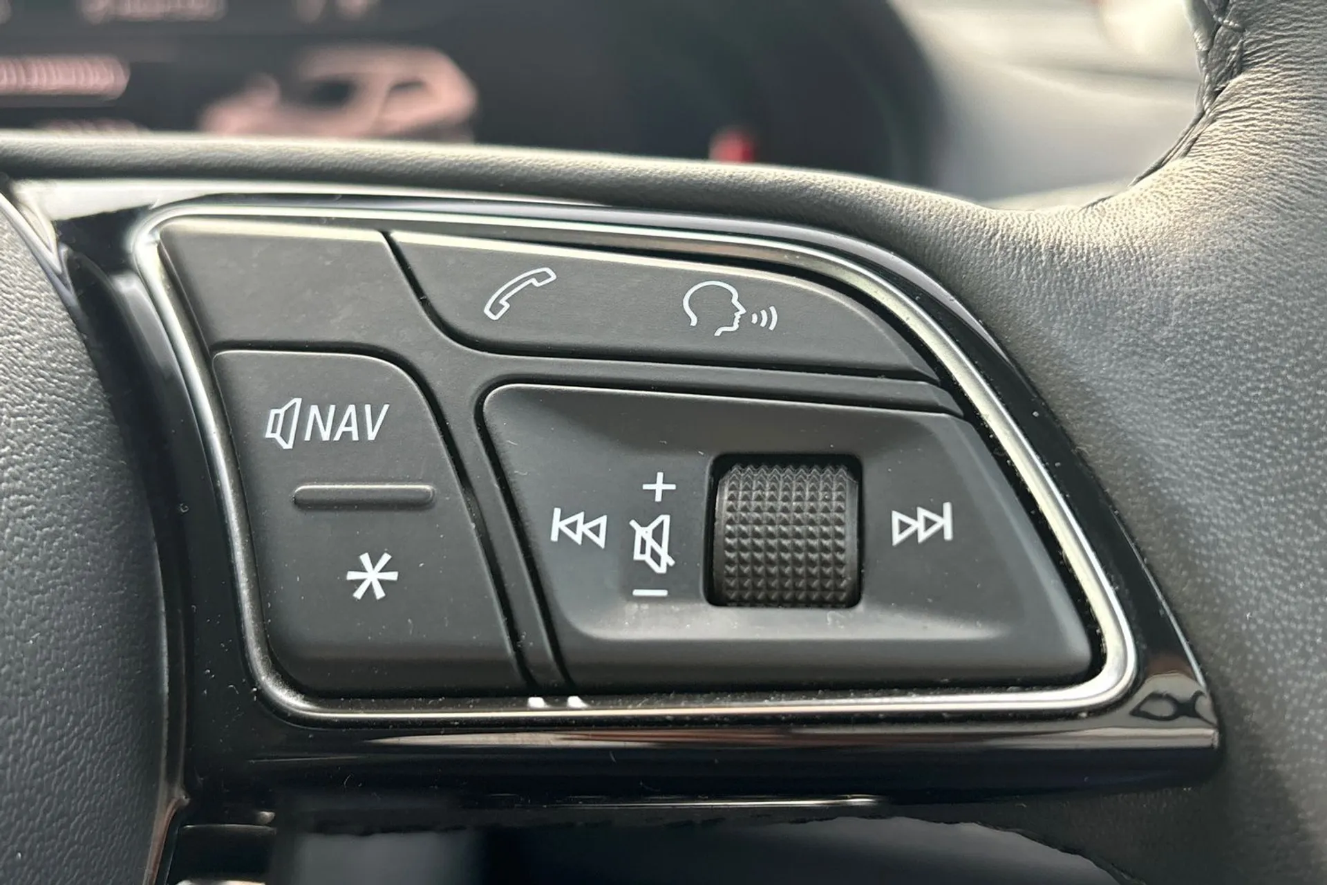 Audi Q2 thumbnail image number 37
