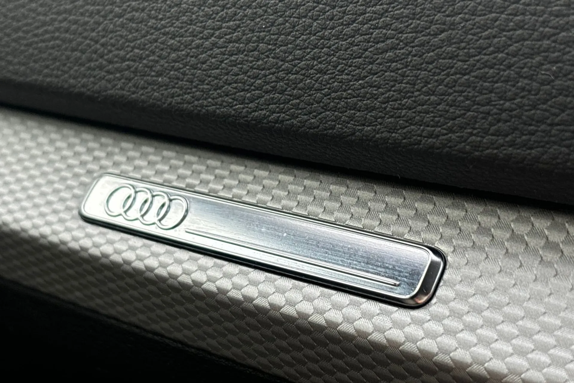 Audi Q2 thumbnail image number 40