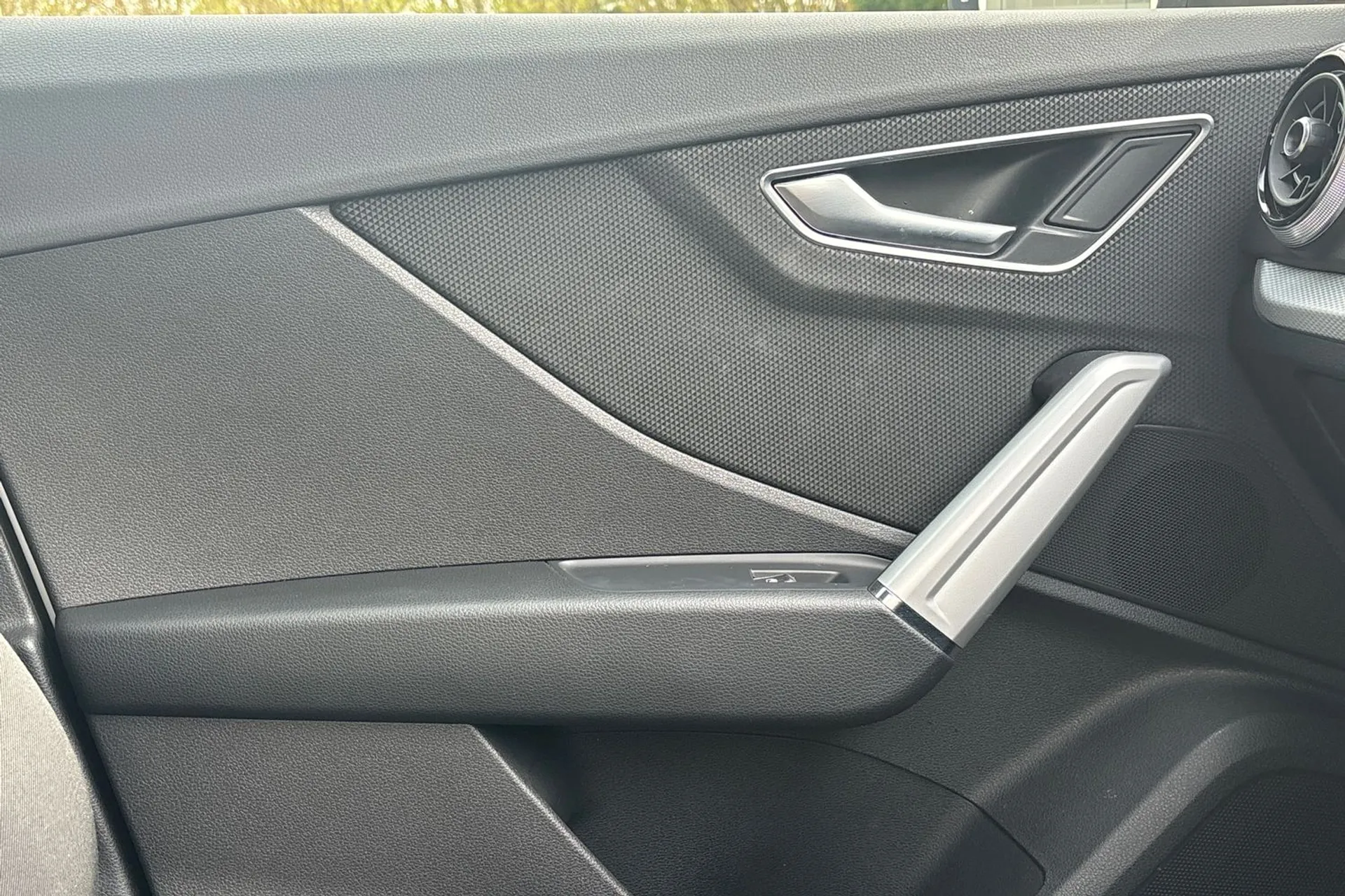 Audi Q2 thumbnail image number 39