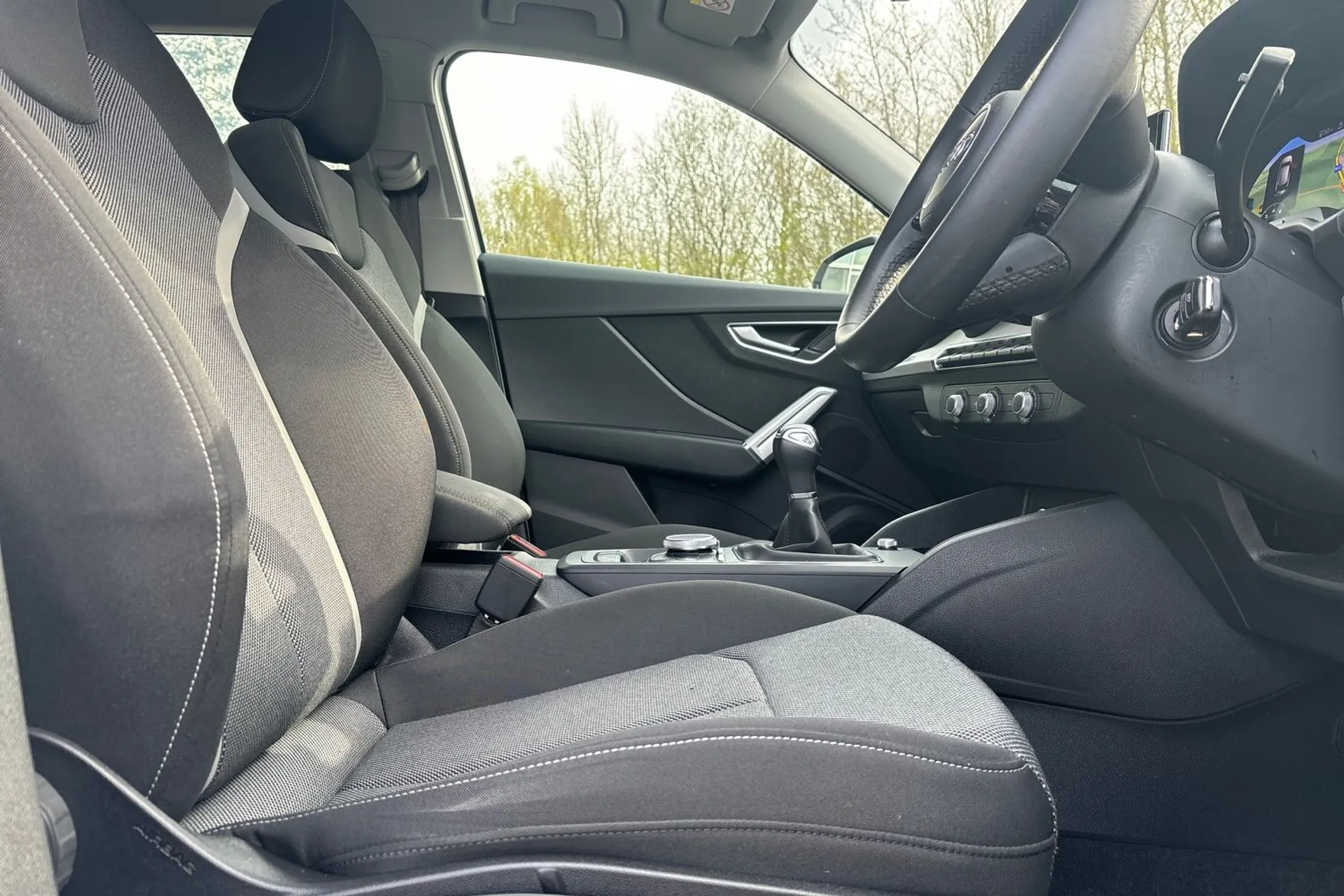 Audi Q2 thumbnail image number 24