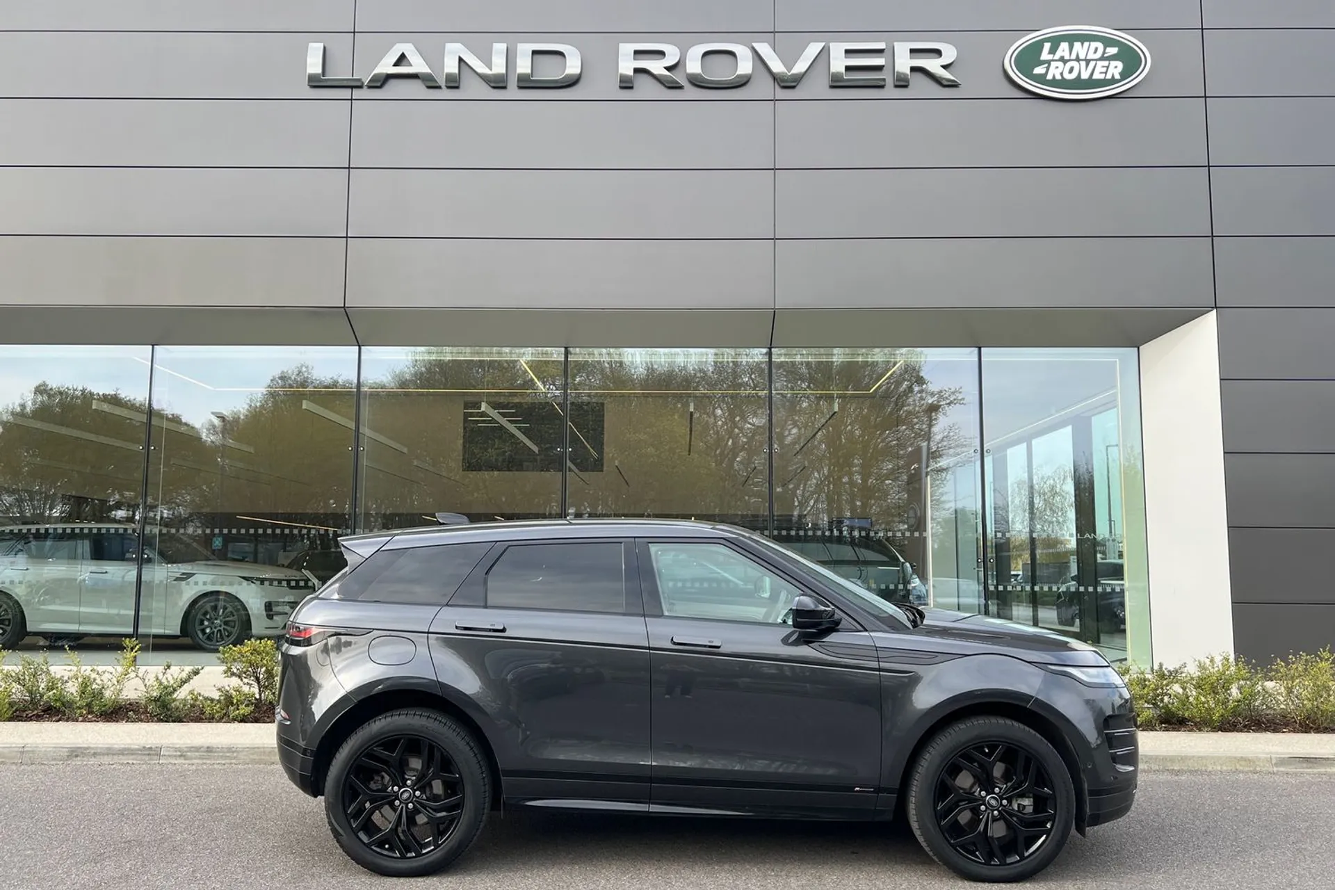LAND ROVER RANGE ROVER EVOQUE thumbnail image number 2