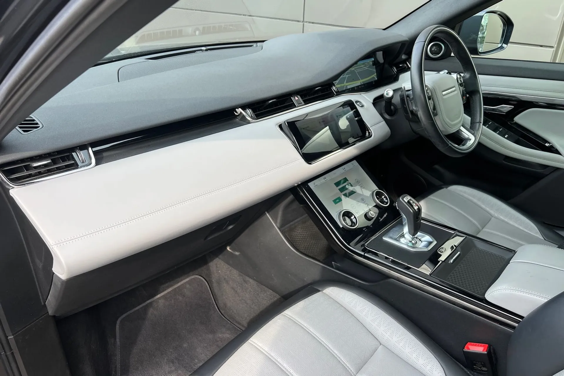 LAND ROVER RANGE ROVER EVOQUE thumbnail image number 42