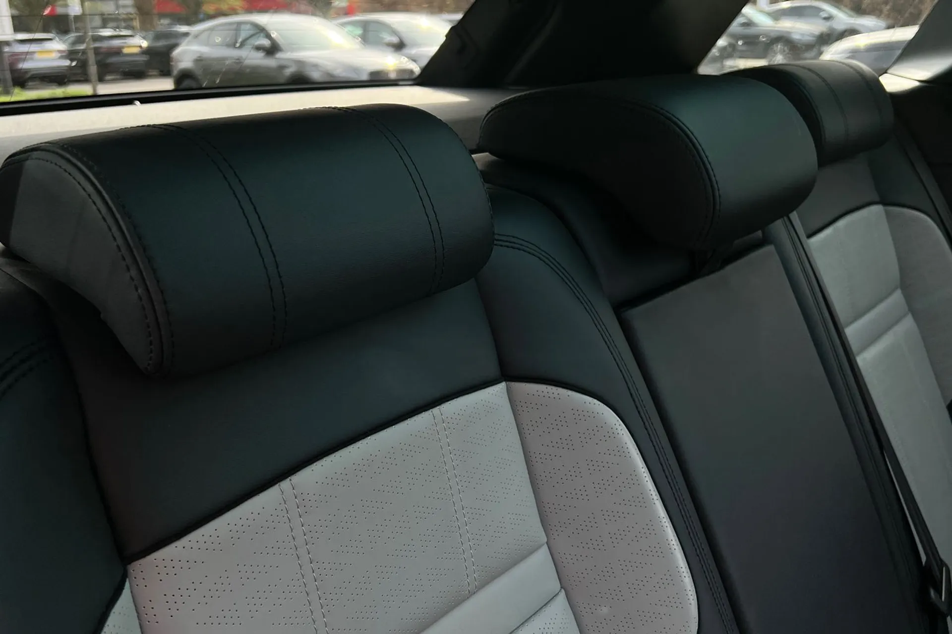 LAND ROVER RANGE ROVER EVOQUE thumbnail image number 34