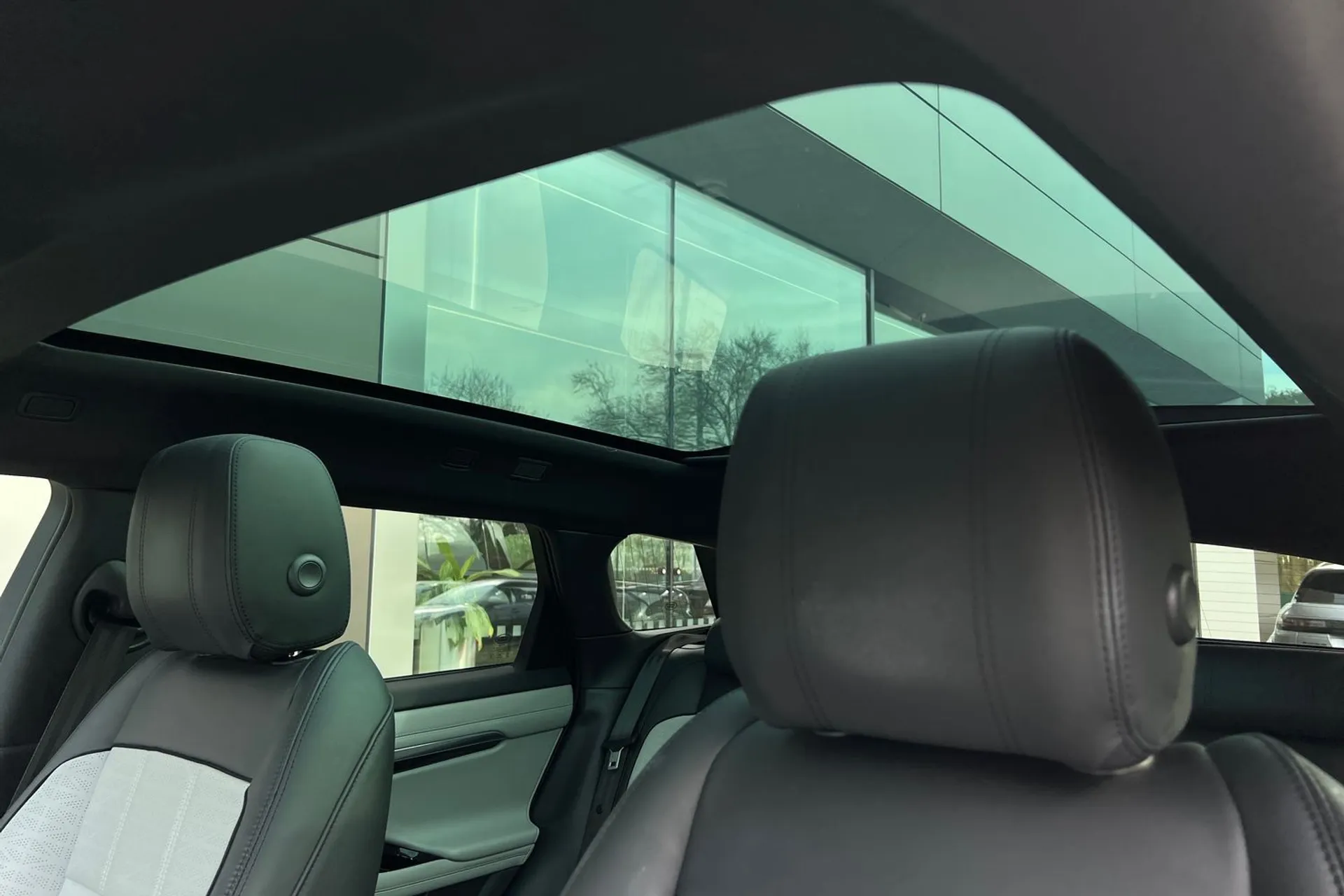 LAND ROVER RANGE ROVER EVOQUE thumbnail image number 6