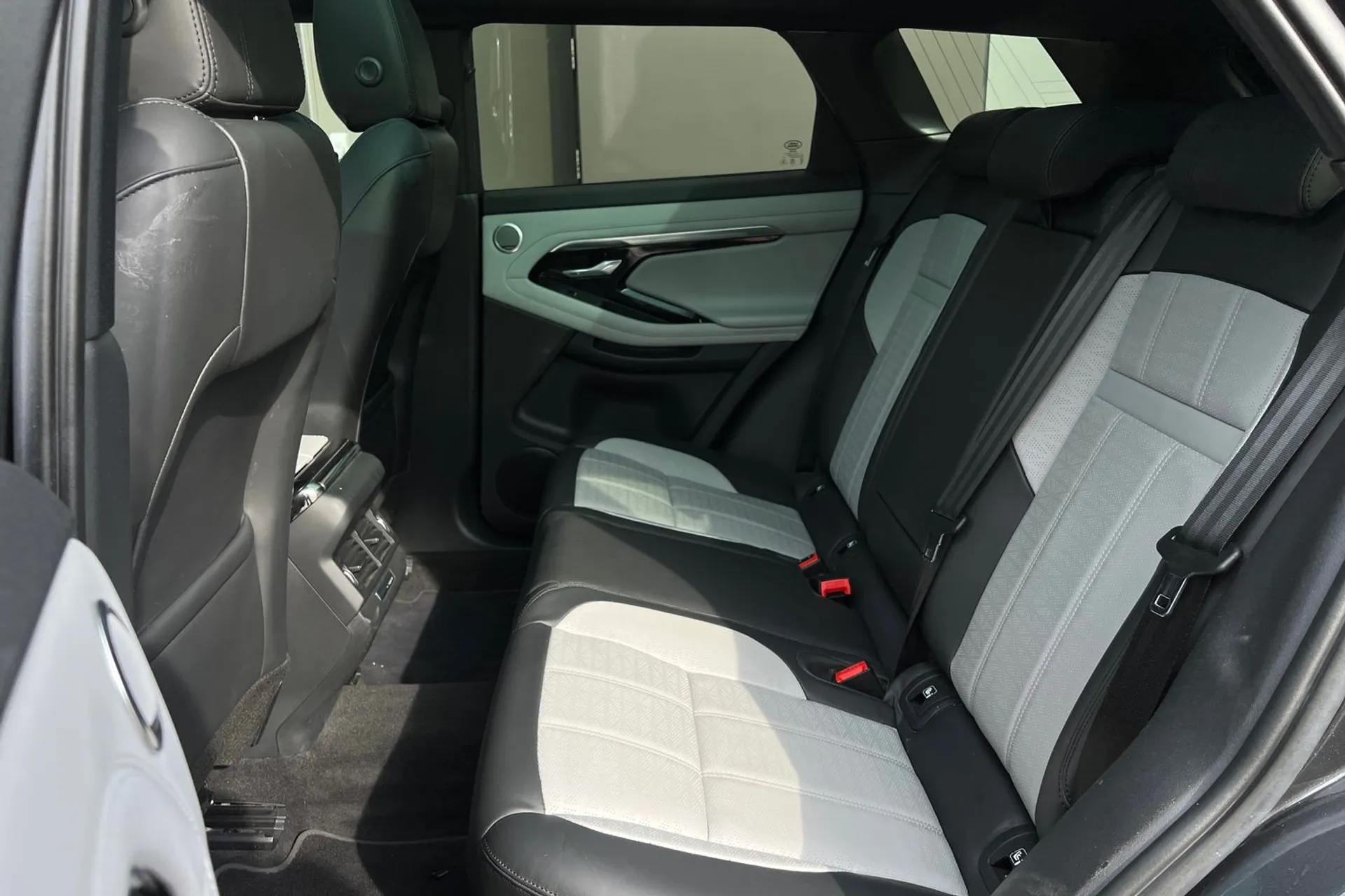 LAND ROVER RANGE ROVER EVOQUE thumbnail image number 44