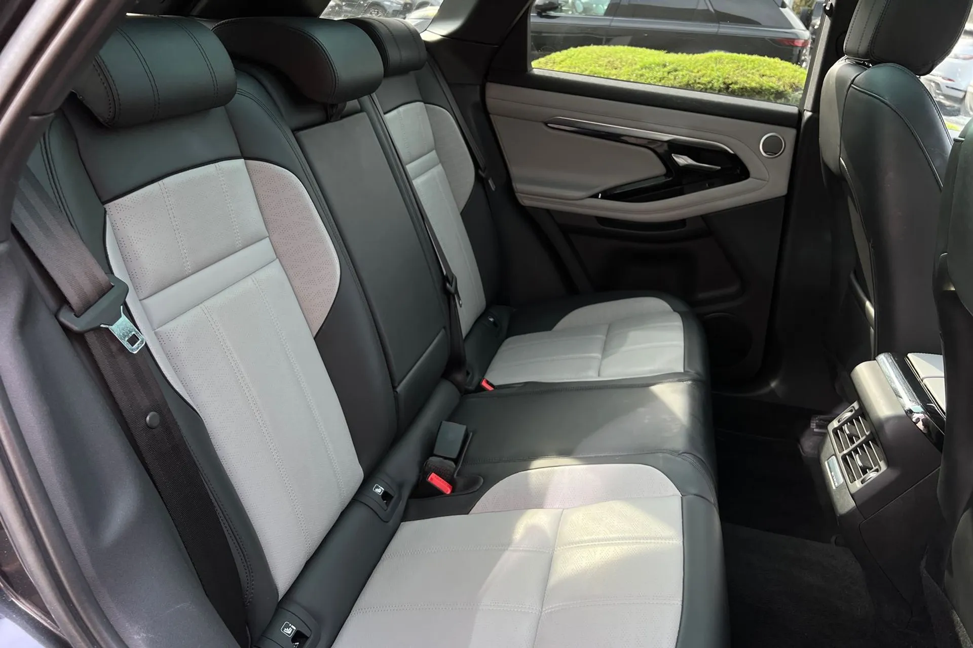 LAND ROVER RANGE ROVER EVOQUE thumbnail image number 35