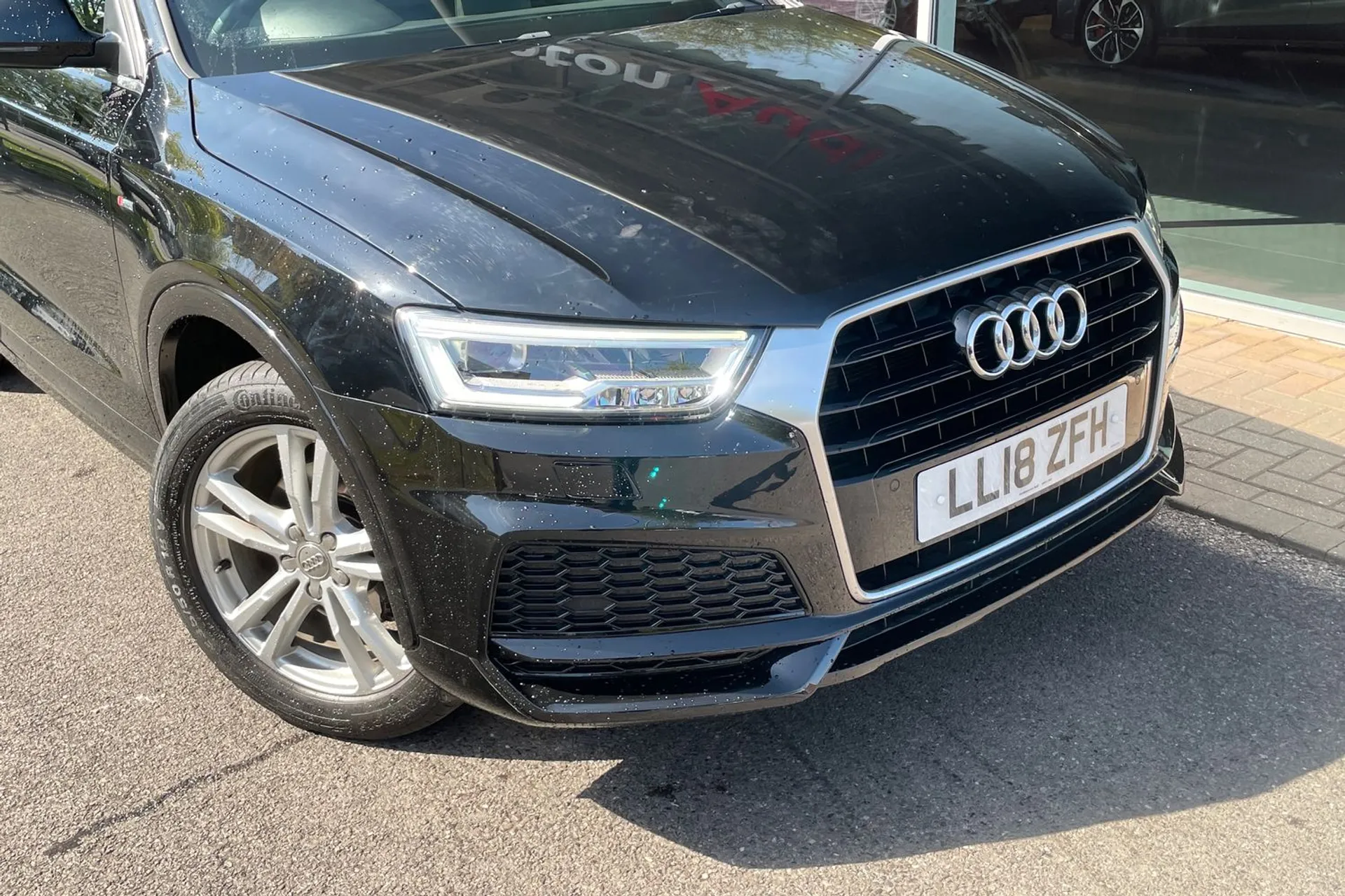 Audi Q3 thumbnail image number 15