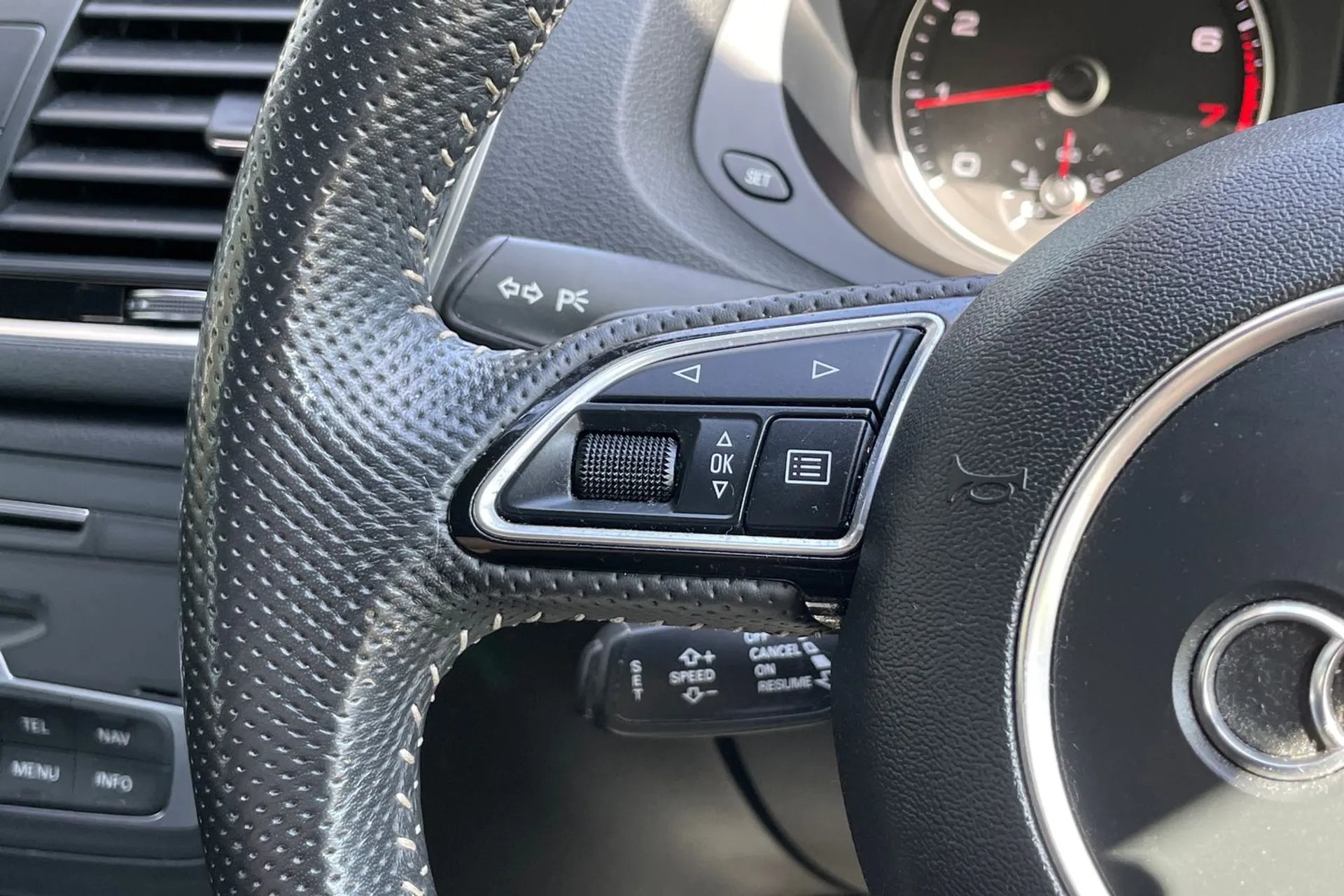 Audi Q3 thumbnail image number 57