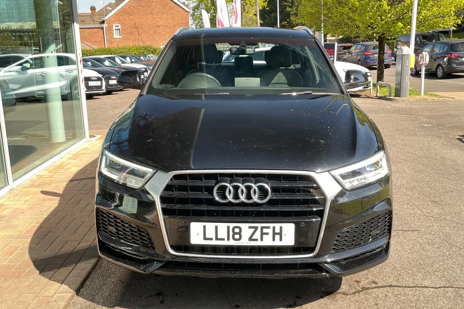 Audi Q3 thumbnail image number 10