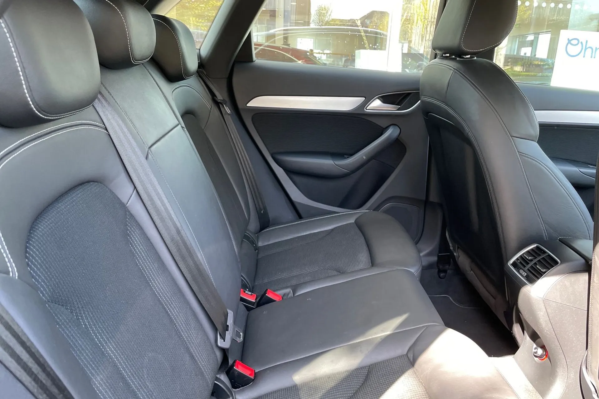Audi Q3 thumbnail image number 21