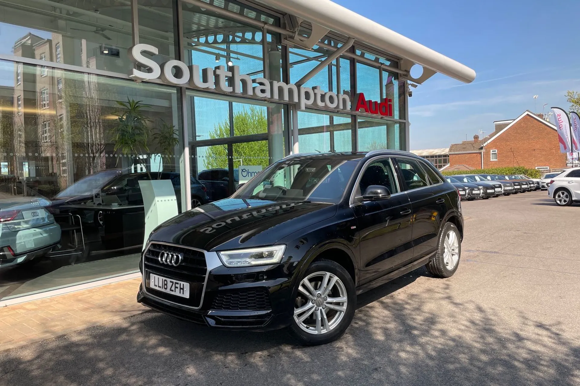 Audi Q3 thumbnail image number 9