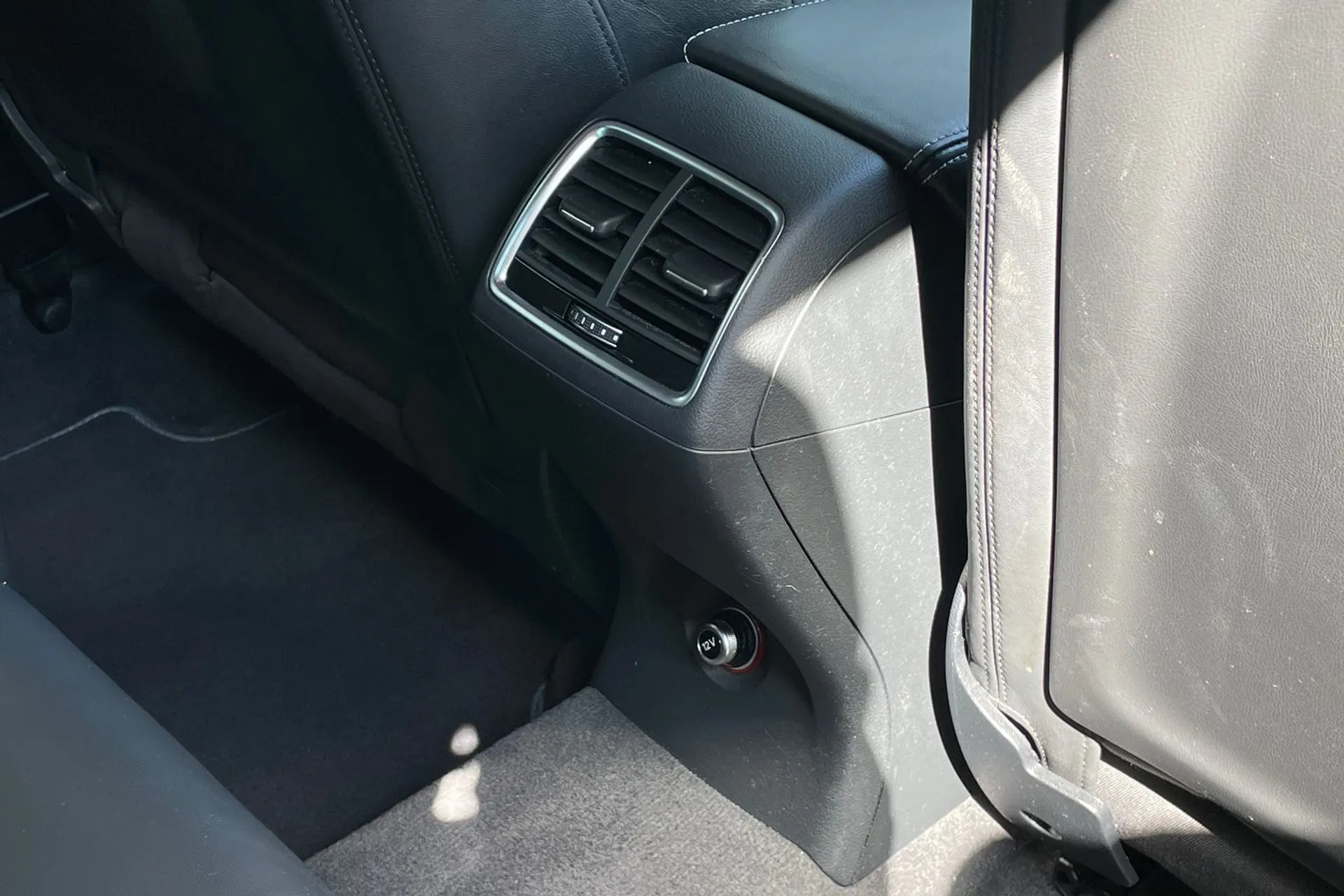 Audi Q3 thumbnail image number 45