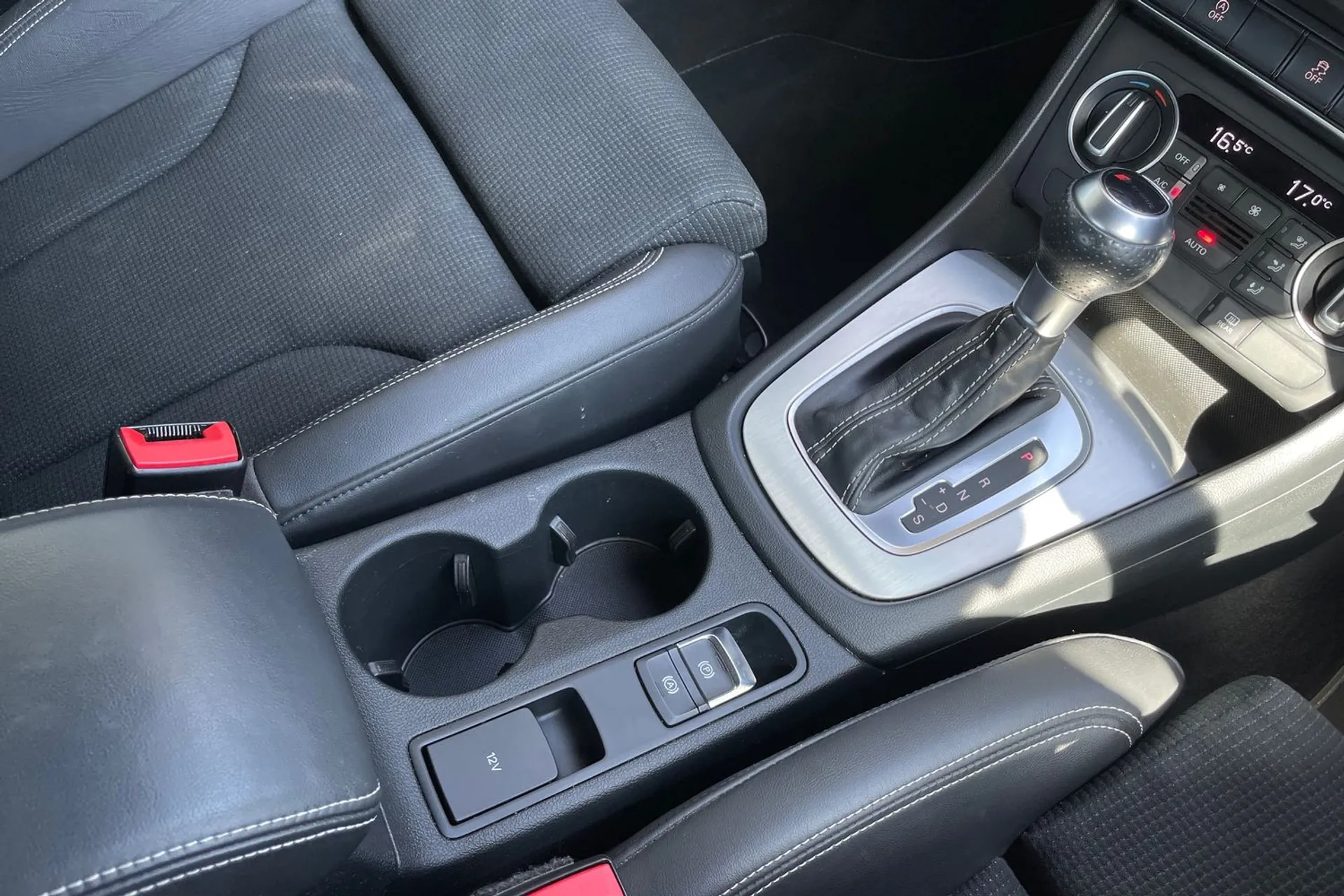 Audi Q3 thumbnail image number 40