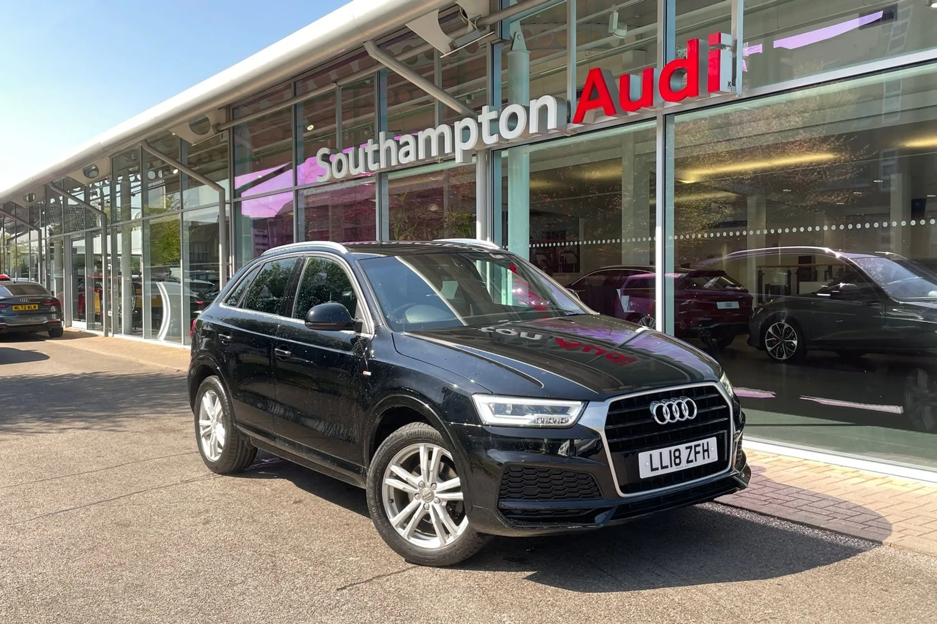 Audi Q3 focused image
