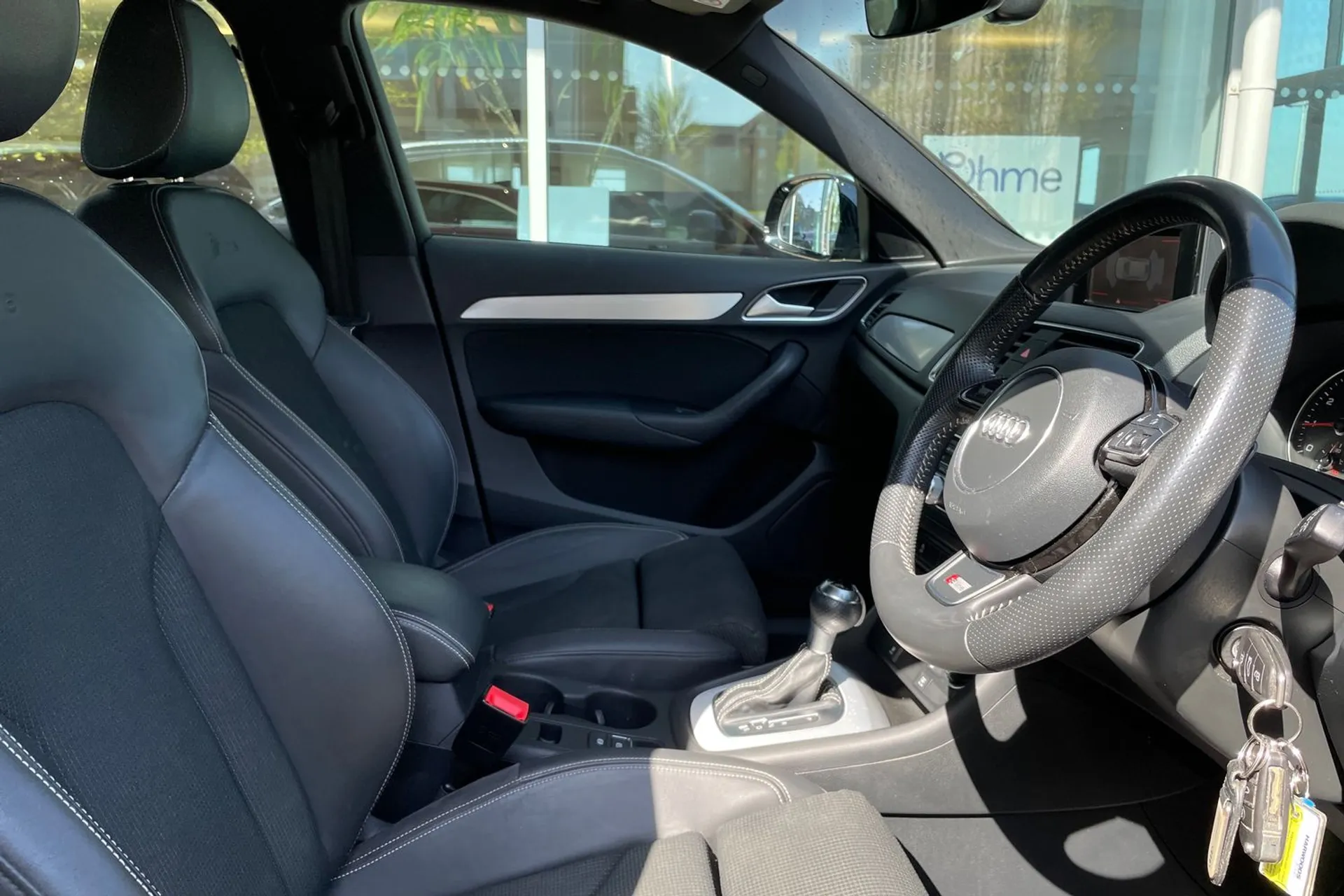 Audi Q3 thumbnail image number 24